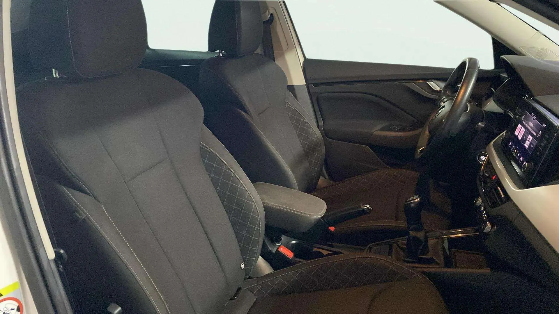 Škoda Kamiq 1.0 TSI Selection - foto 20