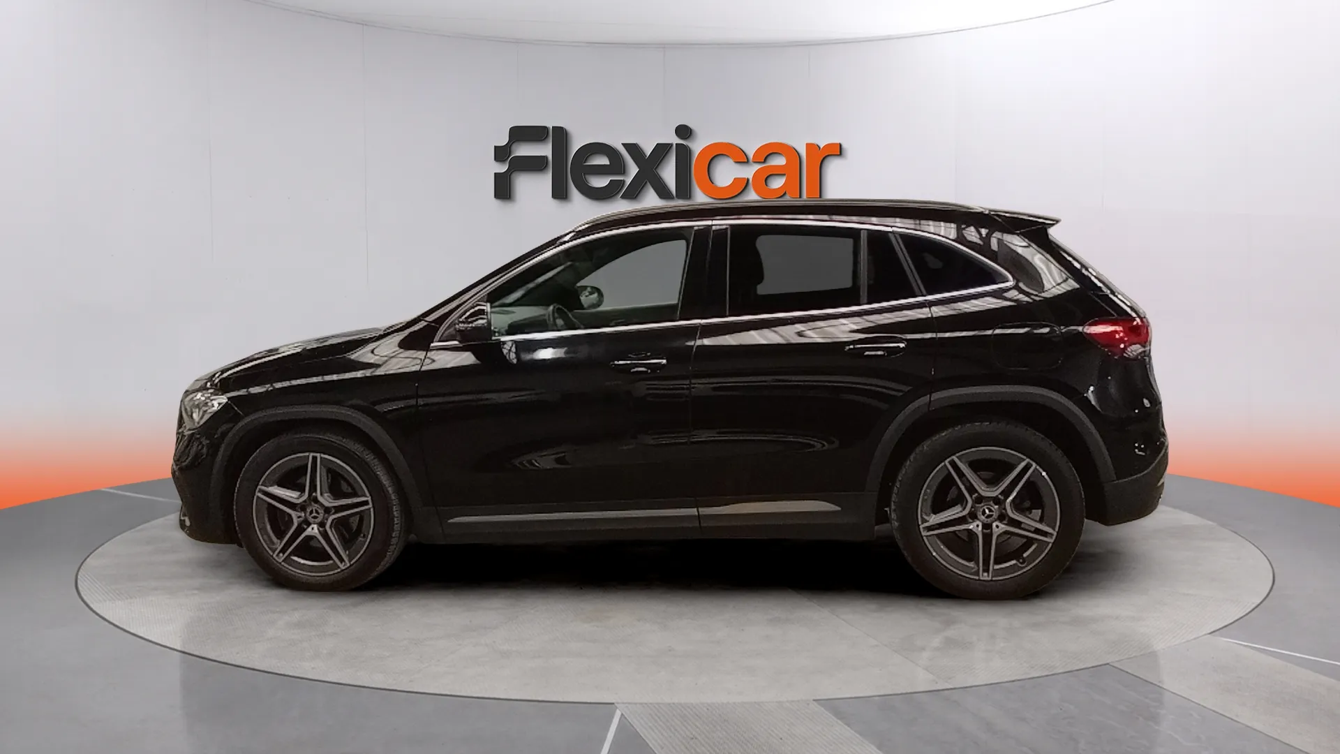Mercedes-Benz GLA 200 D 4MATIC - foto 4