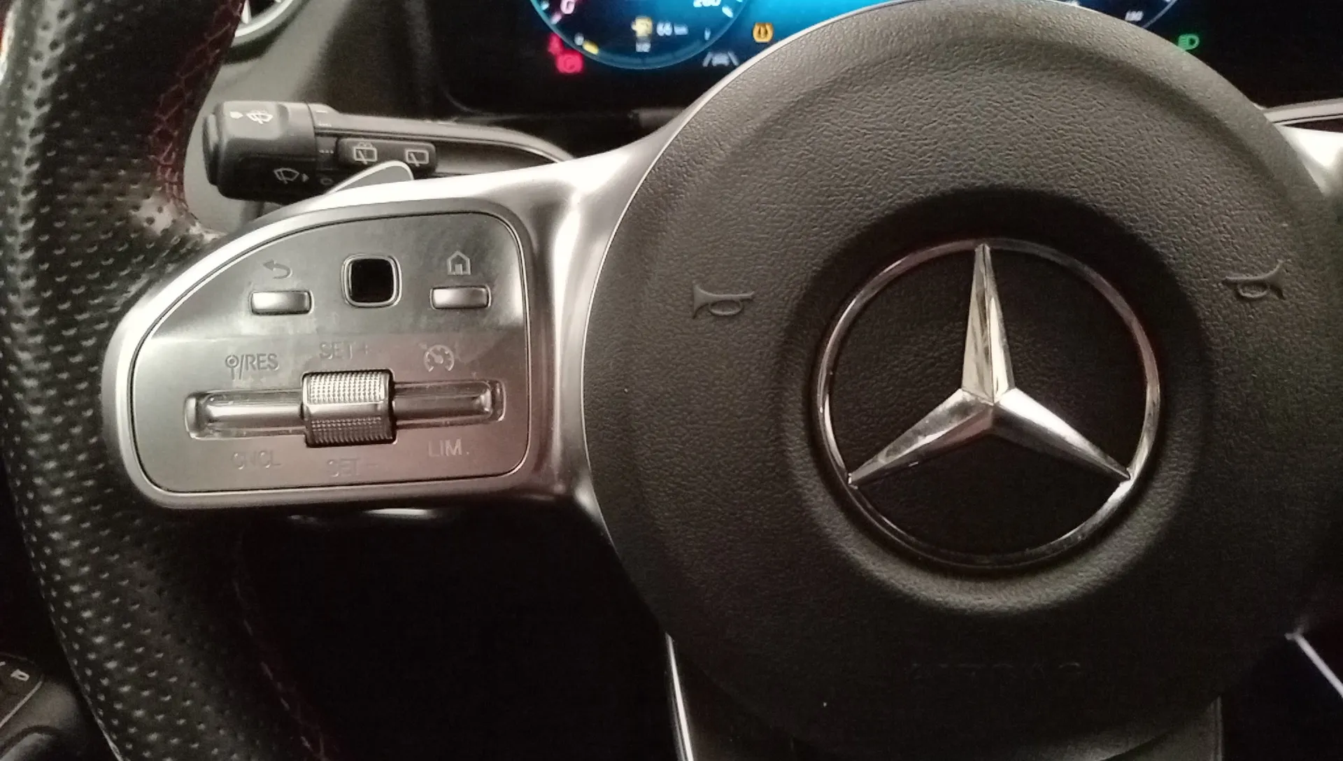 Mercedes-Benz GLA 200 D 4MATIC - foto 11