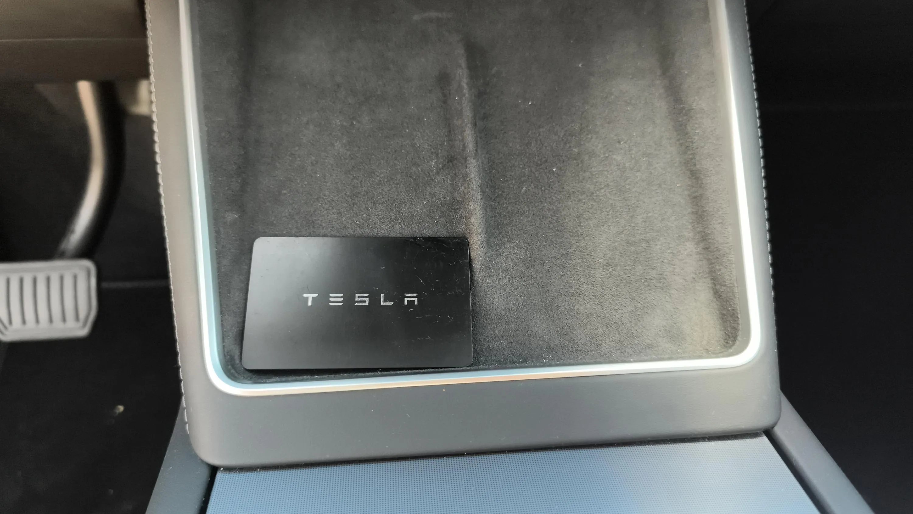 Tesla Model Y Gran autonomía con tracción trasera - foto 18