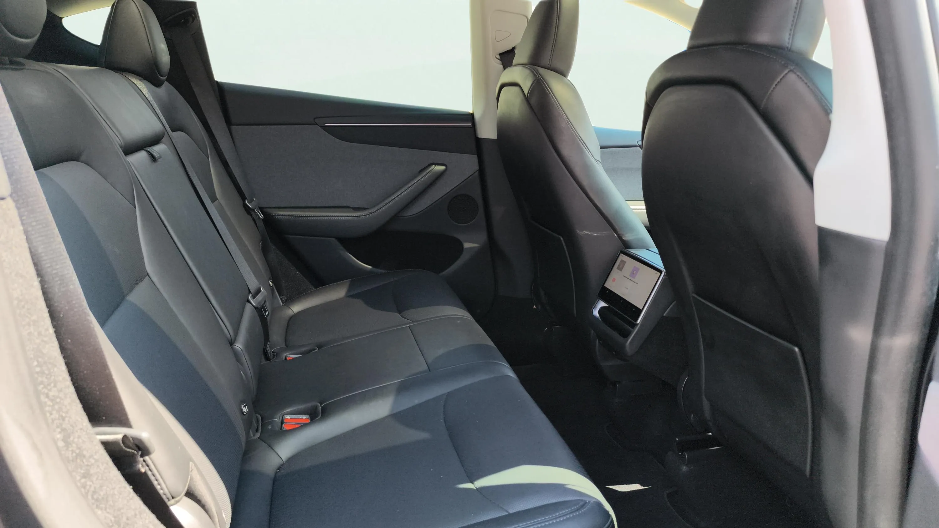 Tesla Model Y Gran autonomía con tracción trasera - foto 14