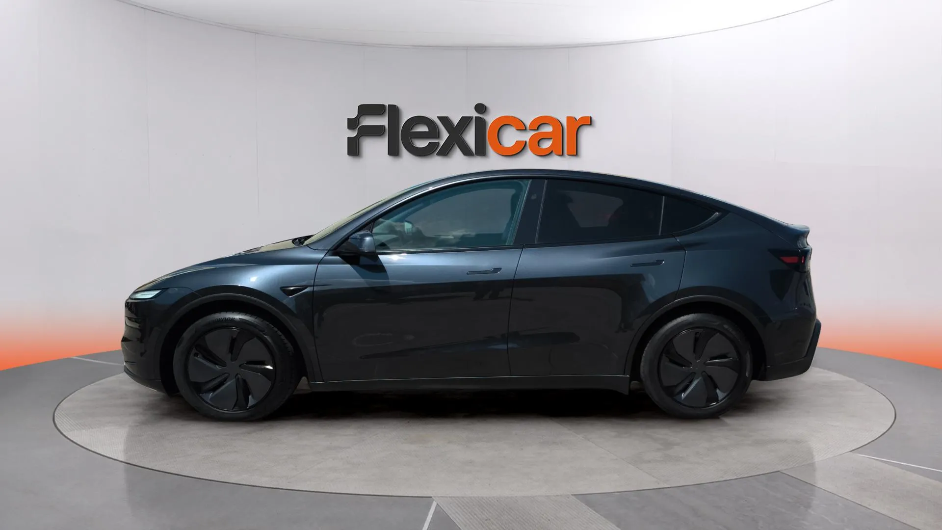 Tesla Model Y Gran autonomía con tracción trasera - foto 7
