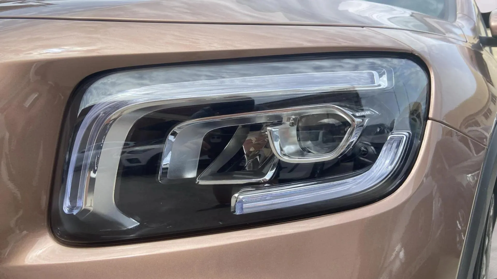 Mercedes-Benz GLB 200d 8G-DCT - foto 10