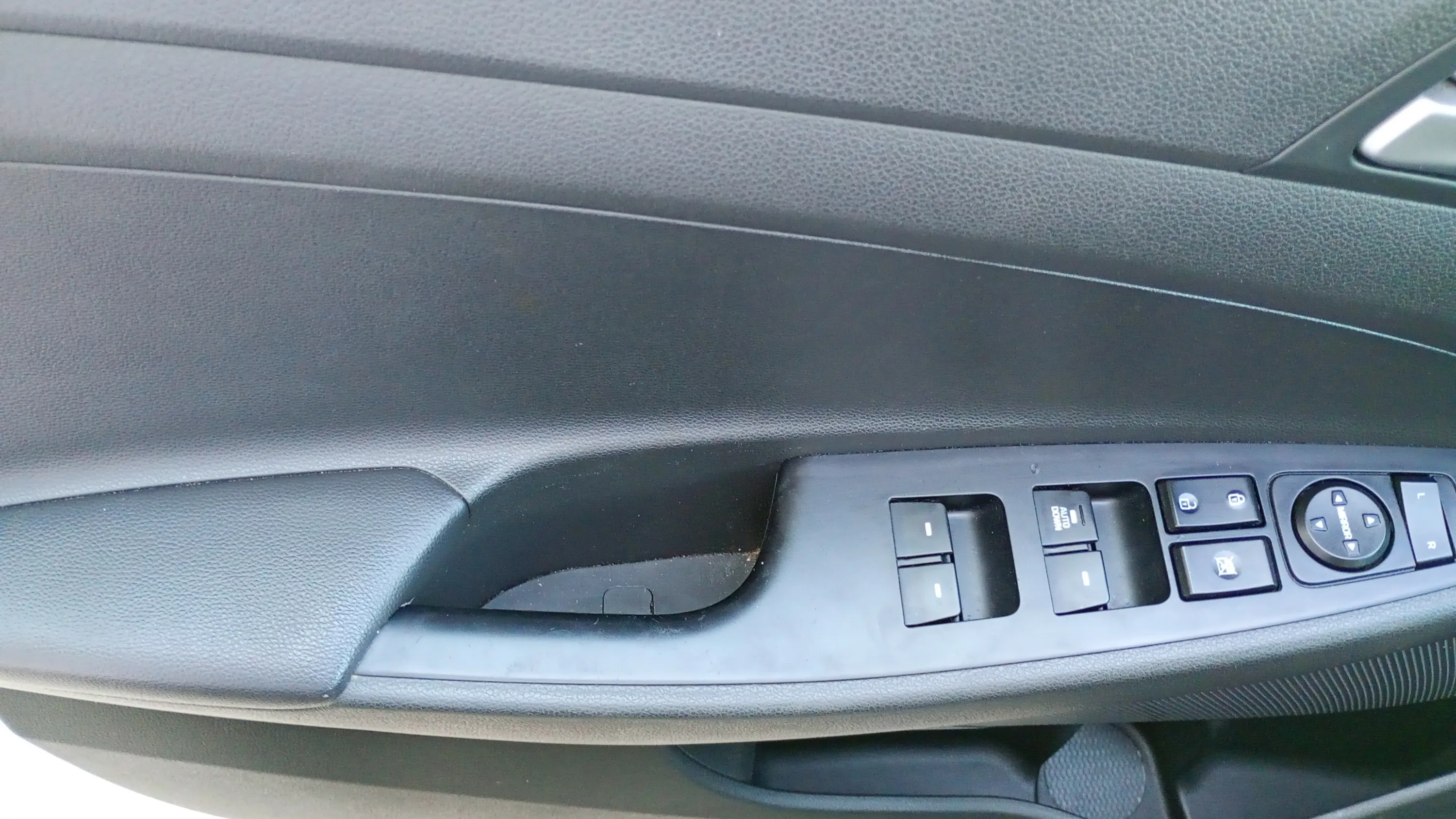 Hyundai Tucson 1.6 GDI SLE 4x2 - foto 17