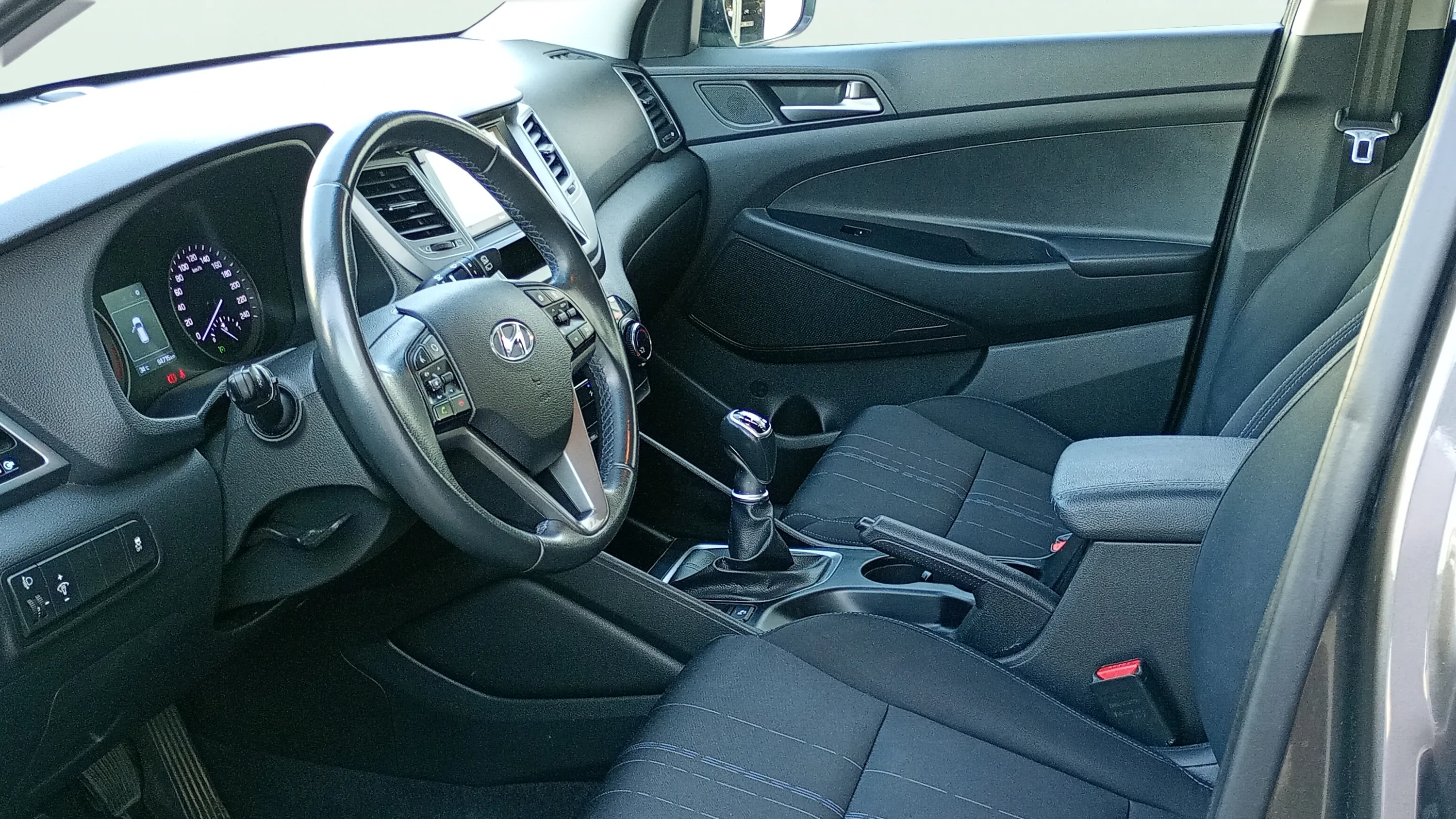 Hyundai Tucson 1.6 GDI SLE 4x2 - foto 10