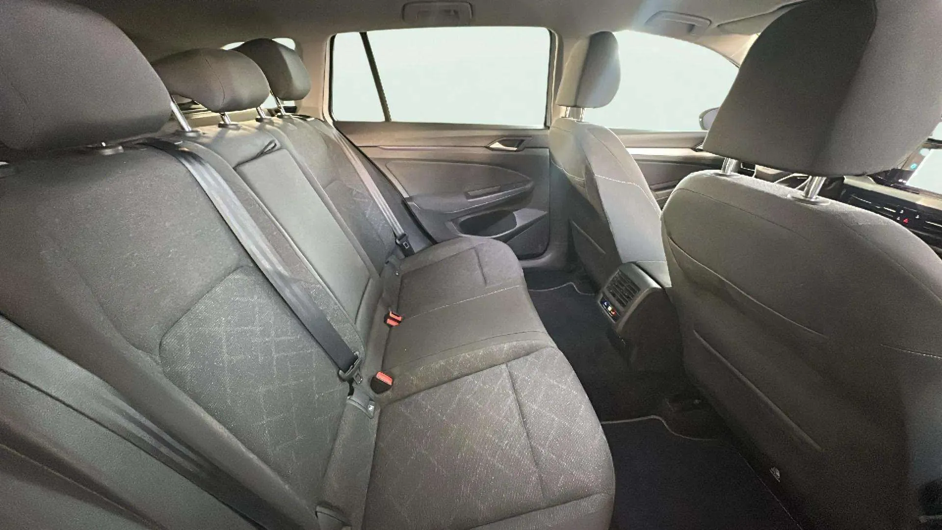 Volkswagen Golf 2.0 TDI DSG Variant - foto 22