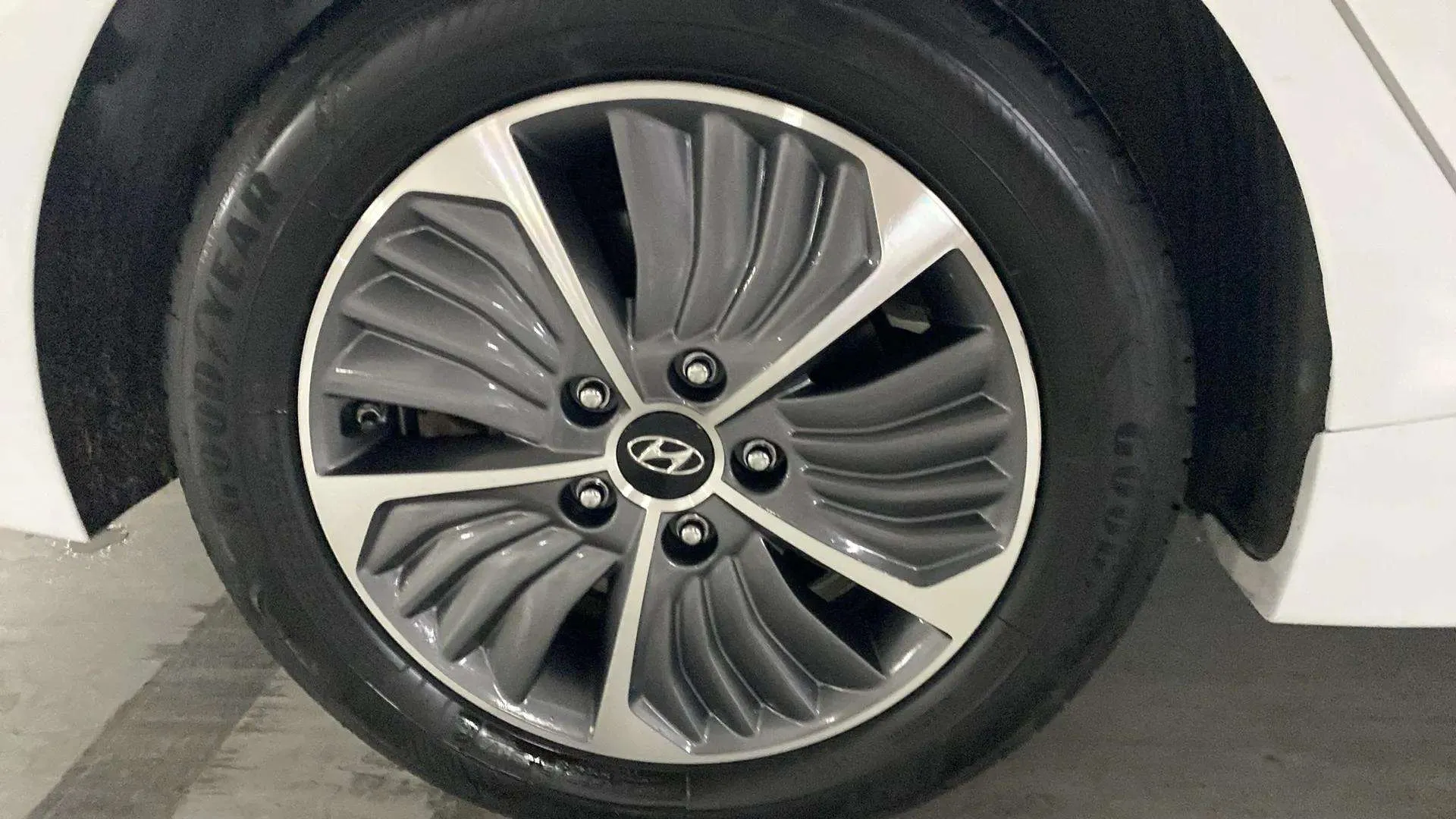 Hyundai Ioniq 1.6 GDI PHEV Klass DT - foto 31