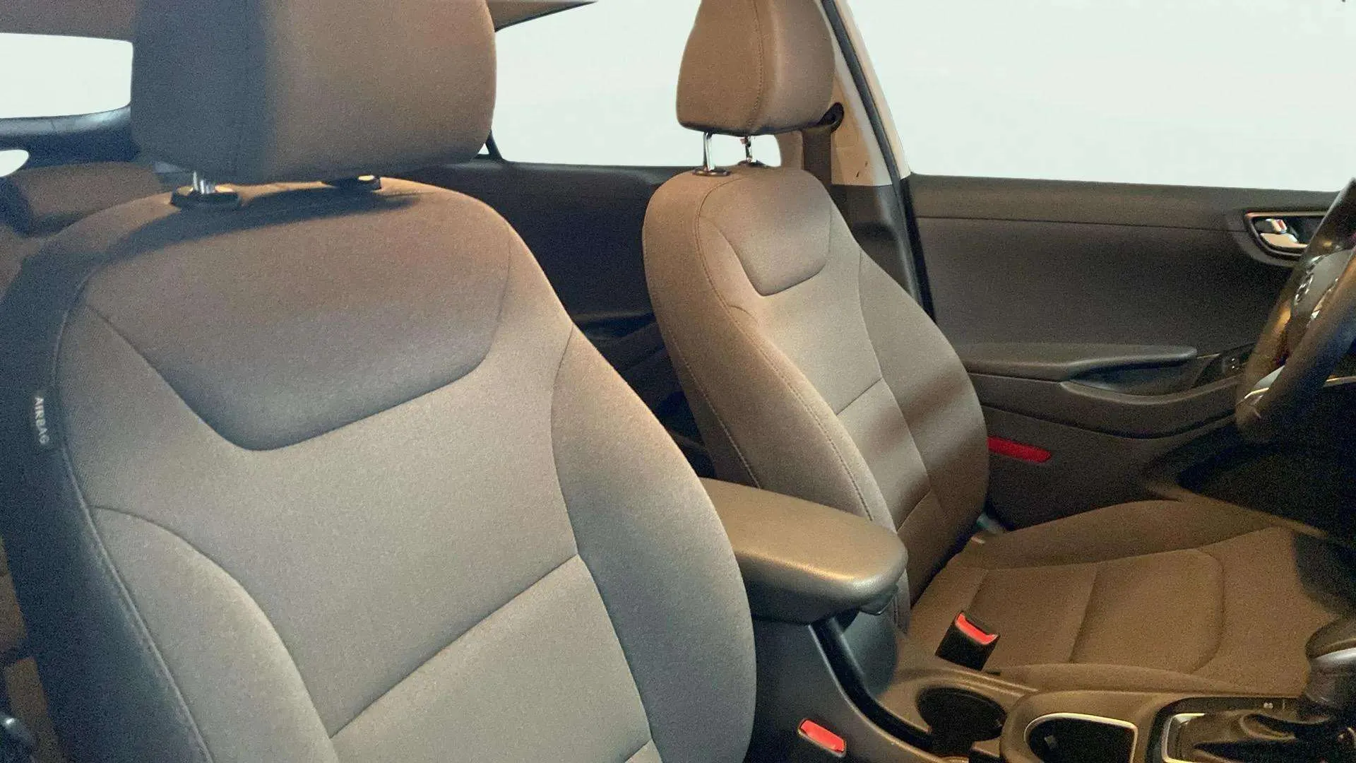 Hyundai Ioniq 1.6 GDI PHEV Klass DT - foto 22
