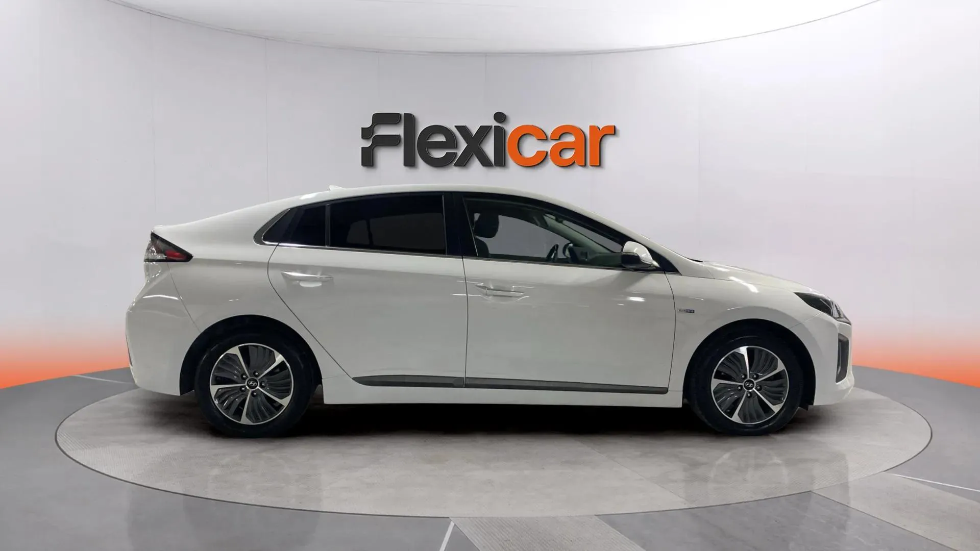 Hyundai Ioniq 1.6 GDI PHEV Klass DT - foto 8