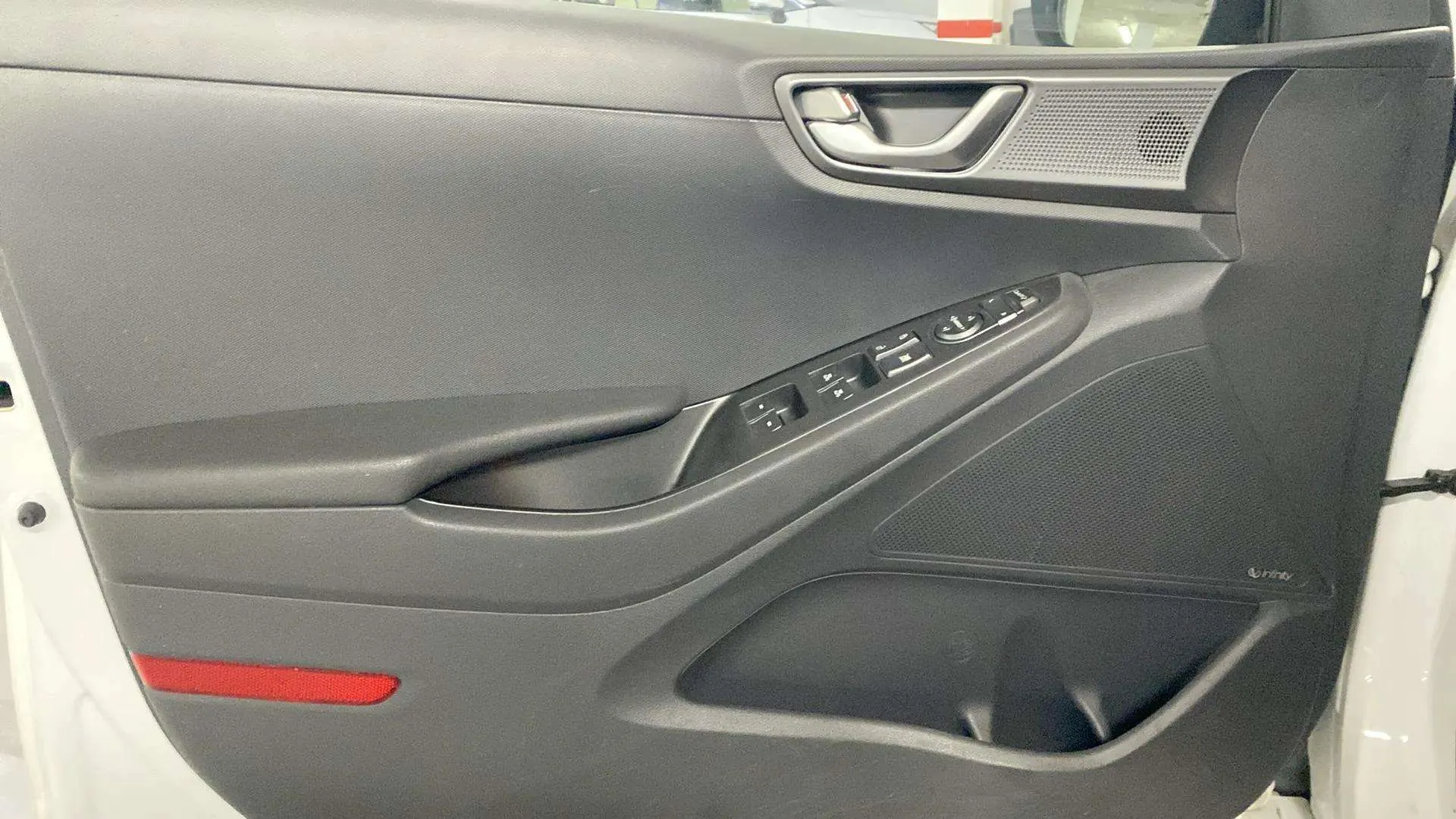 Hyundai Ioniq 1.6 GDI PHEV Klass DT - foto 25