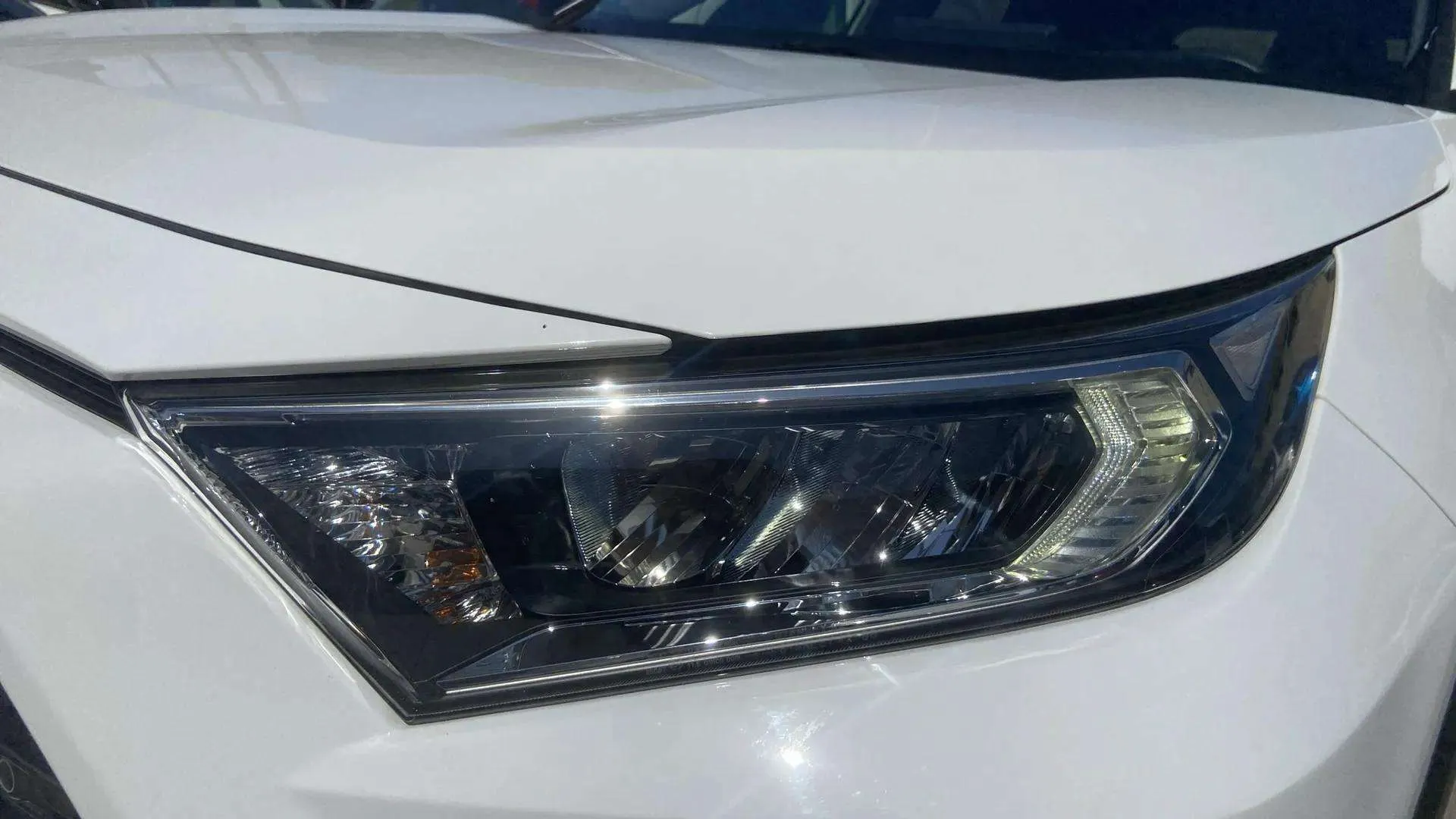 Toyota RAV4 2.5l 220H Advance - foto 10