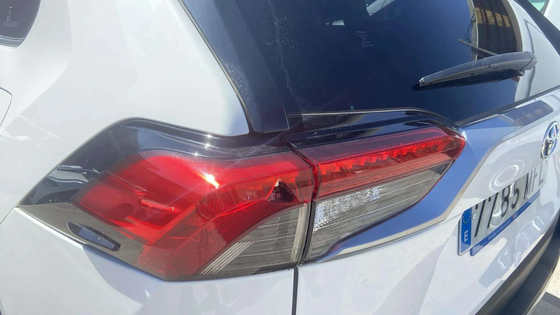 Toyota RAV4 2.5l 220H Advance - foto 11