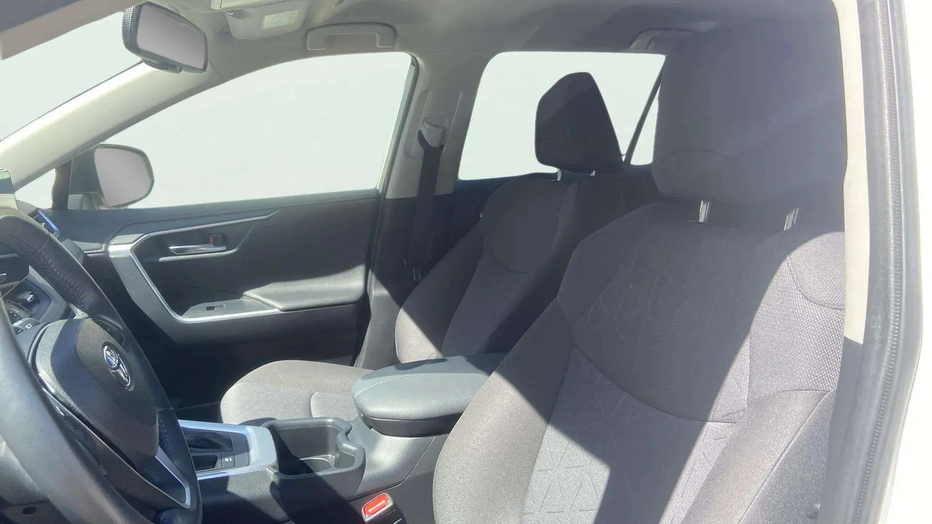 Toyota RAV4 2.5l 220H Advance - foto 22