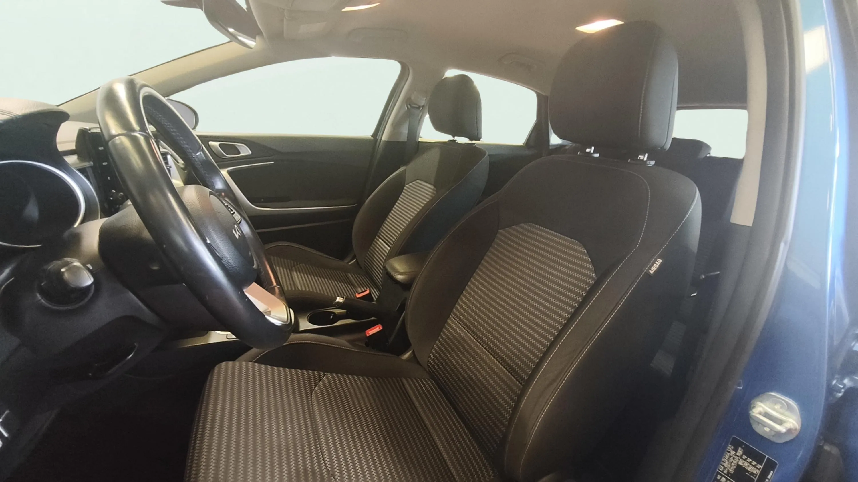 Kia Ceed 1.6 MHEV iMT Drive - foto 11