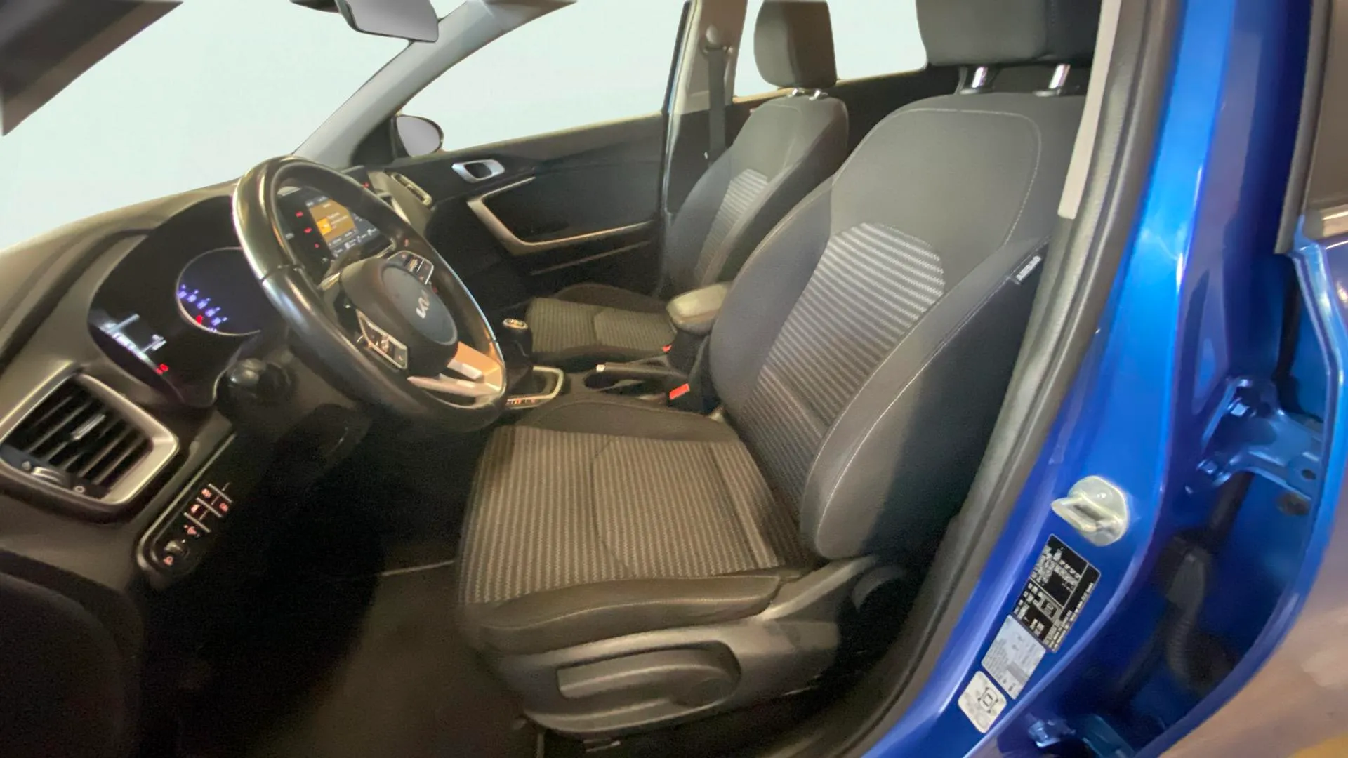 Kia Ceed 1.6 MHEV iMT Drive - foto 10