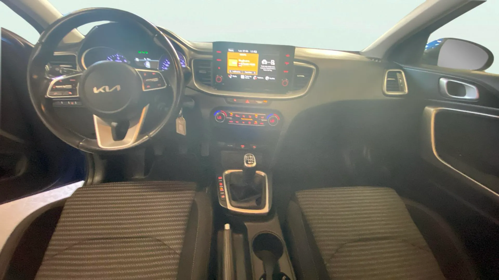 Kia Ceed 1.6 MHEV iMT Drive - foto 7