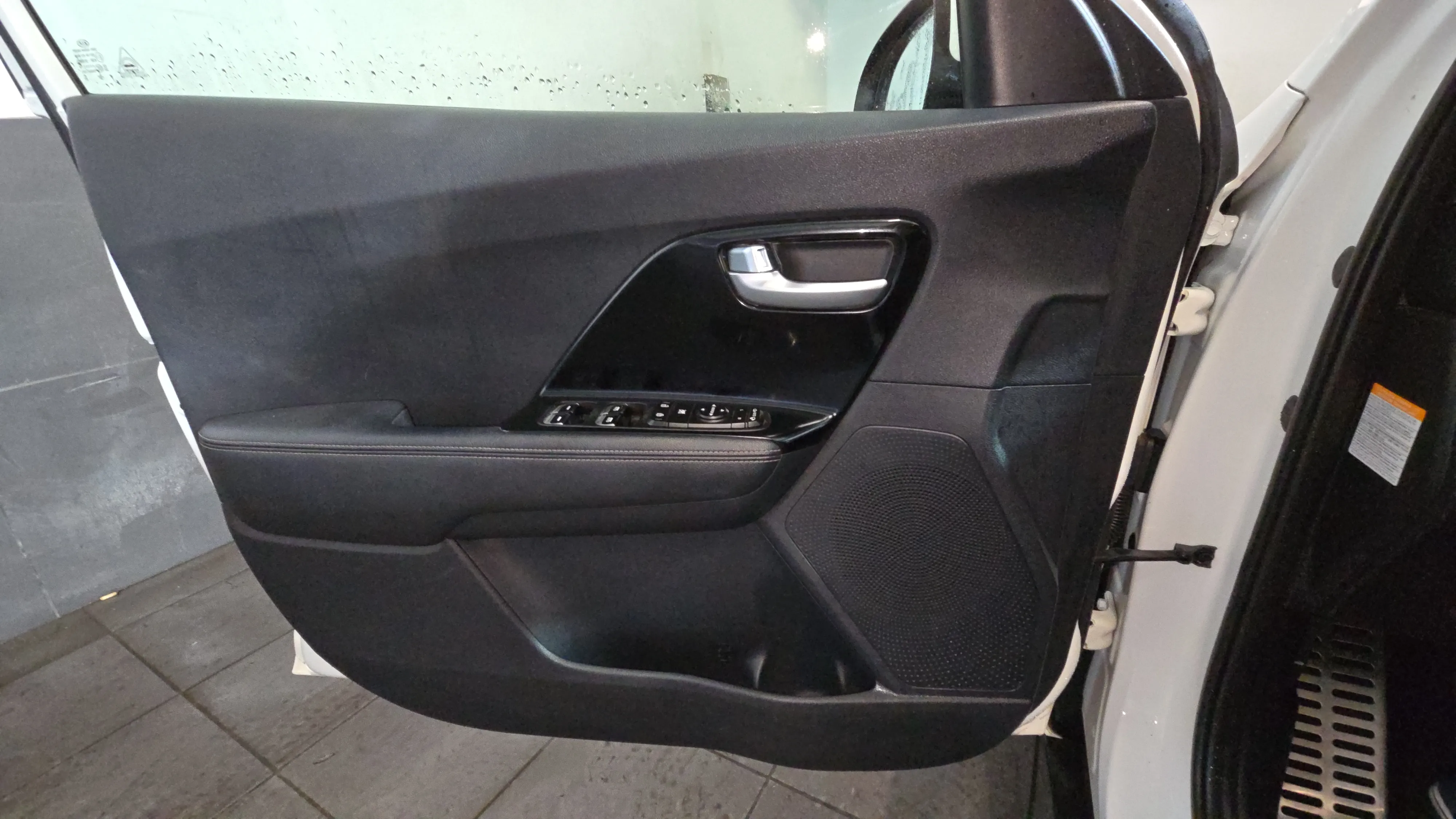 Kia Niro 1.6 GDi PHEV Emotion - foto 17