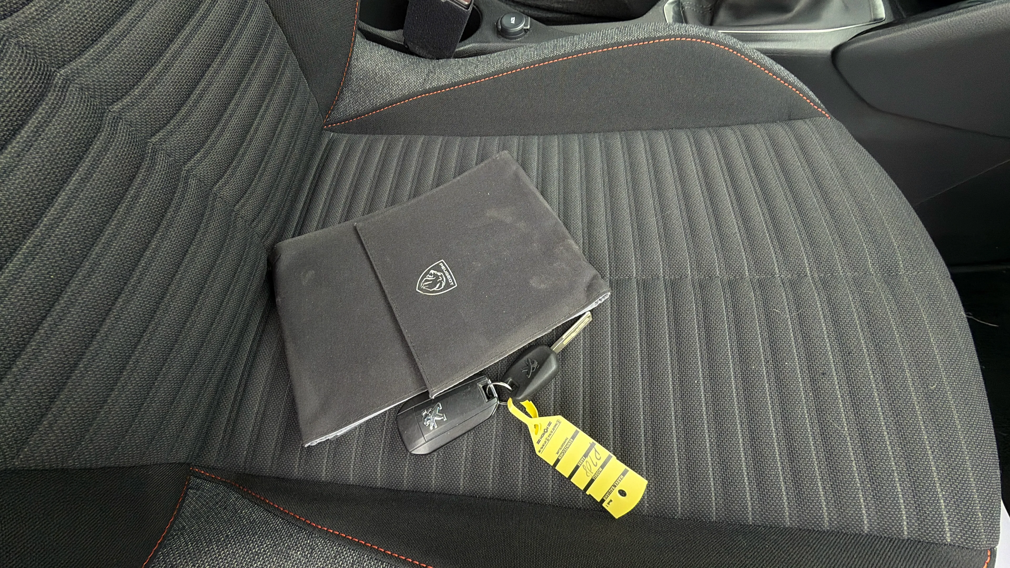 Peugeot 208 BlueHDi Active Pack - foto 18