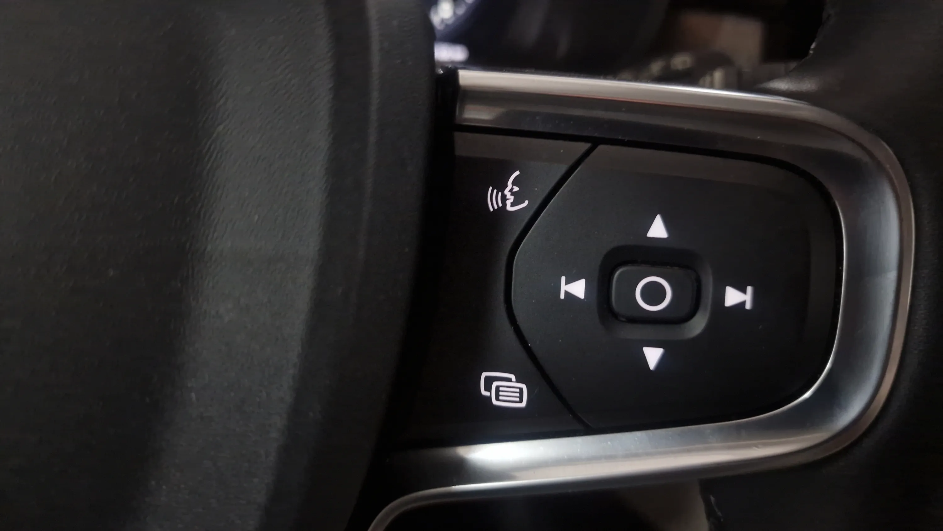 Volvo XC40 1.5 T4 Recharge PHEV Plus Bright - foto 18