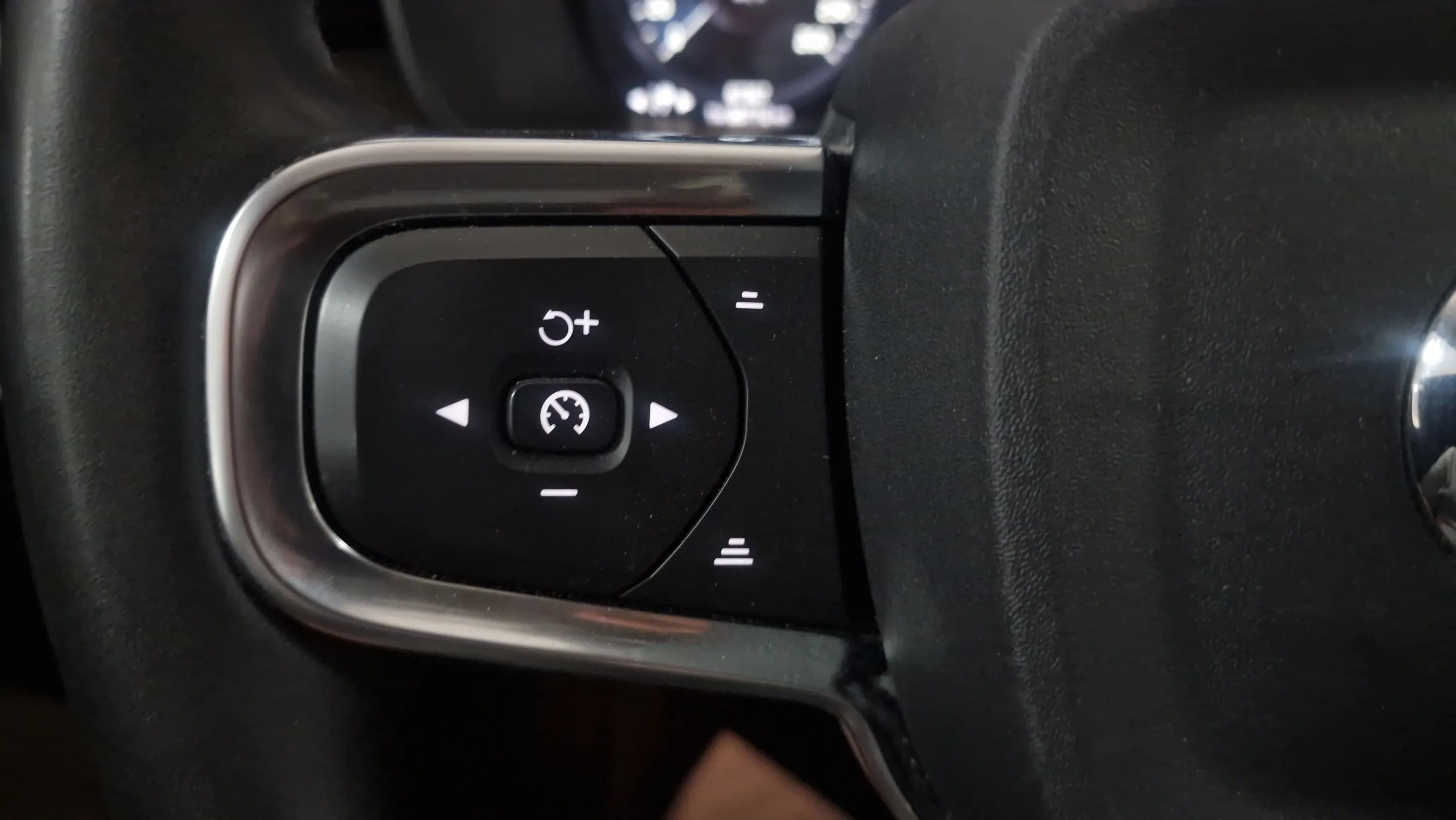 Volvo XC40 1.5 T4 Recharge PHEV Plus Bright - foto 19