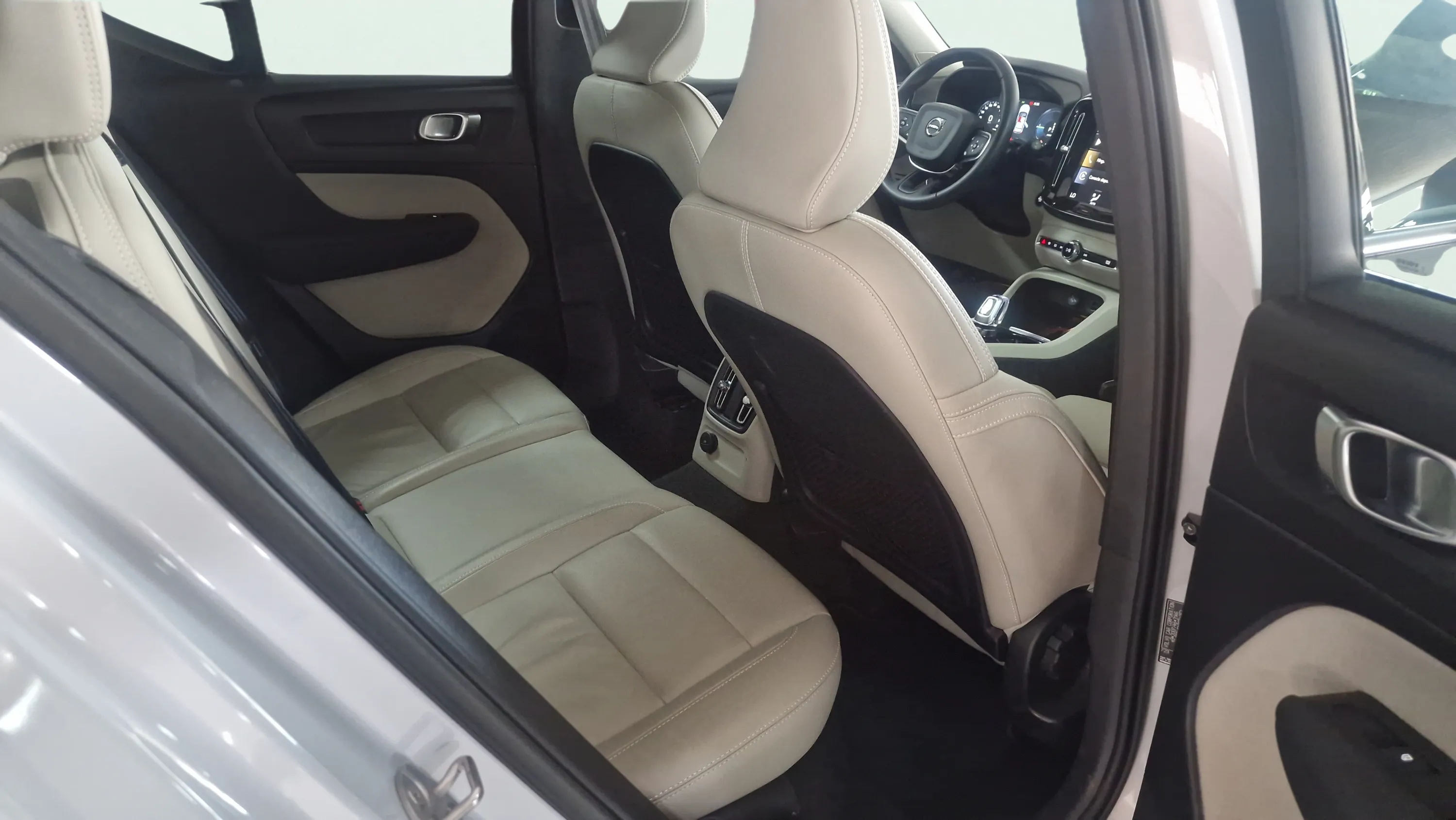 Volvo XC40 1.5 T4 Recharge PHEV Plus Bright - foto 24