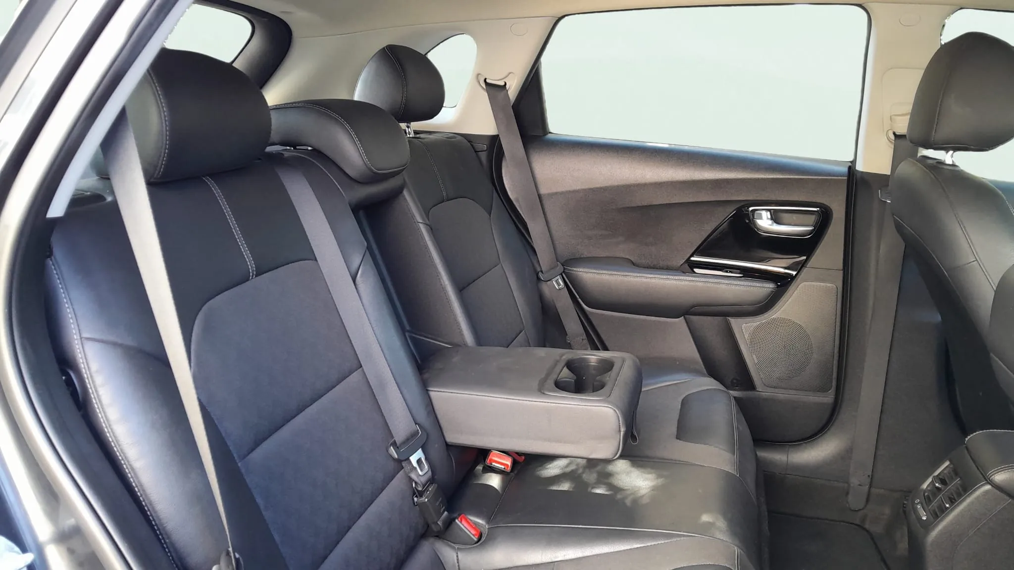 Kia Niro 1.6 GDi PHEV Concept - foto 14