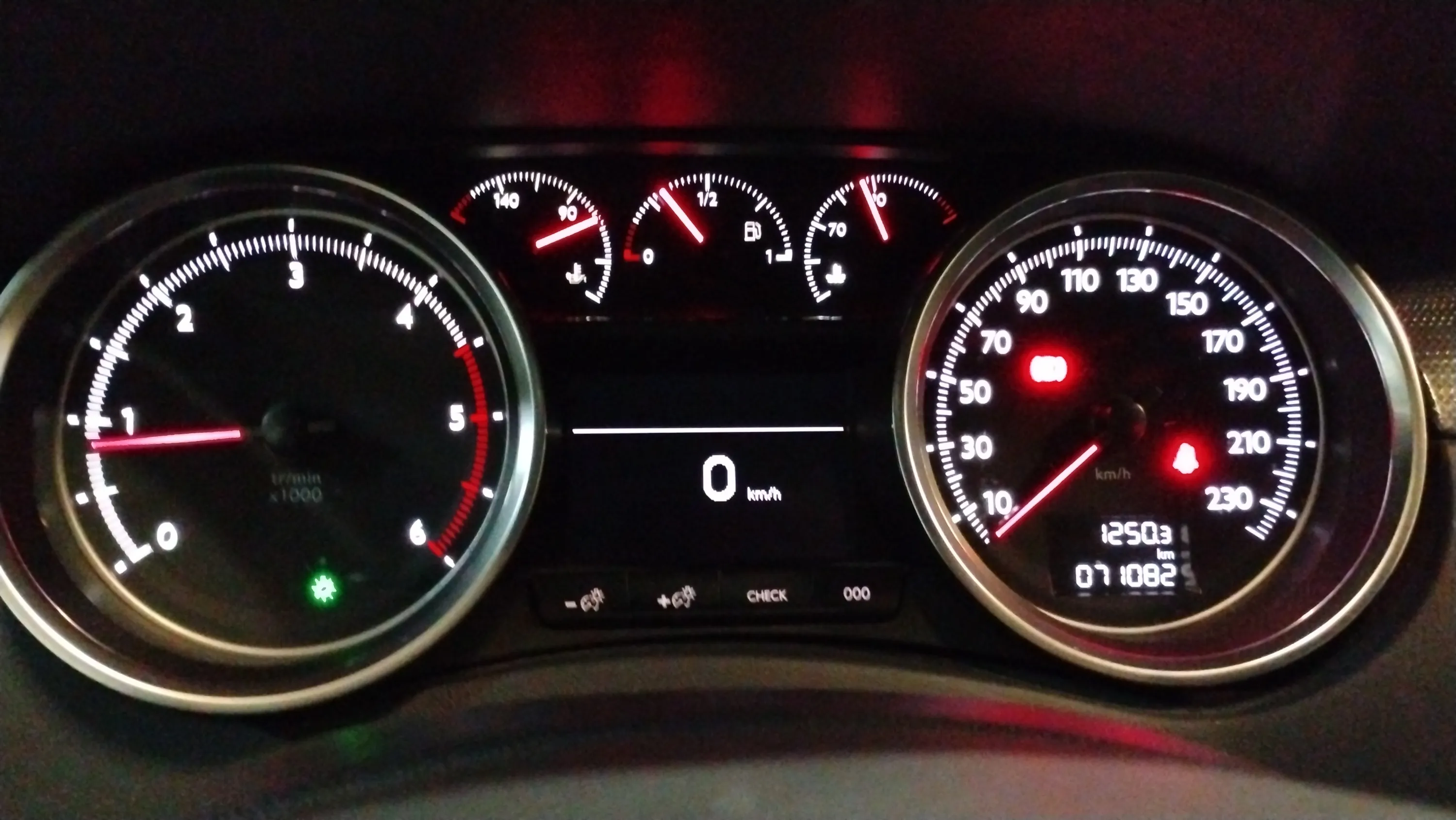 Peugeot 508 Active 1.6 BlueHDi - foto 17