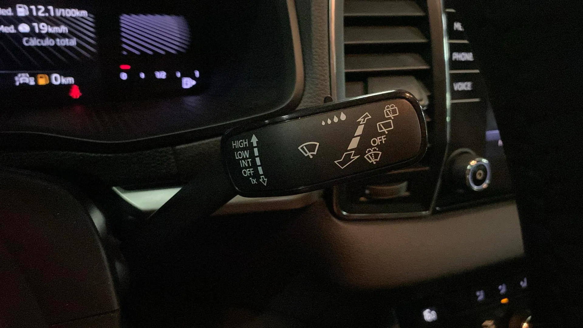 Škoda Karoq 1.5 TSI DSG ACT Selection - foto 17