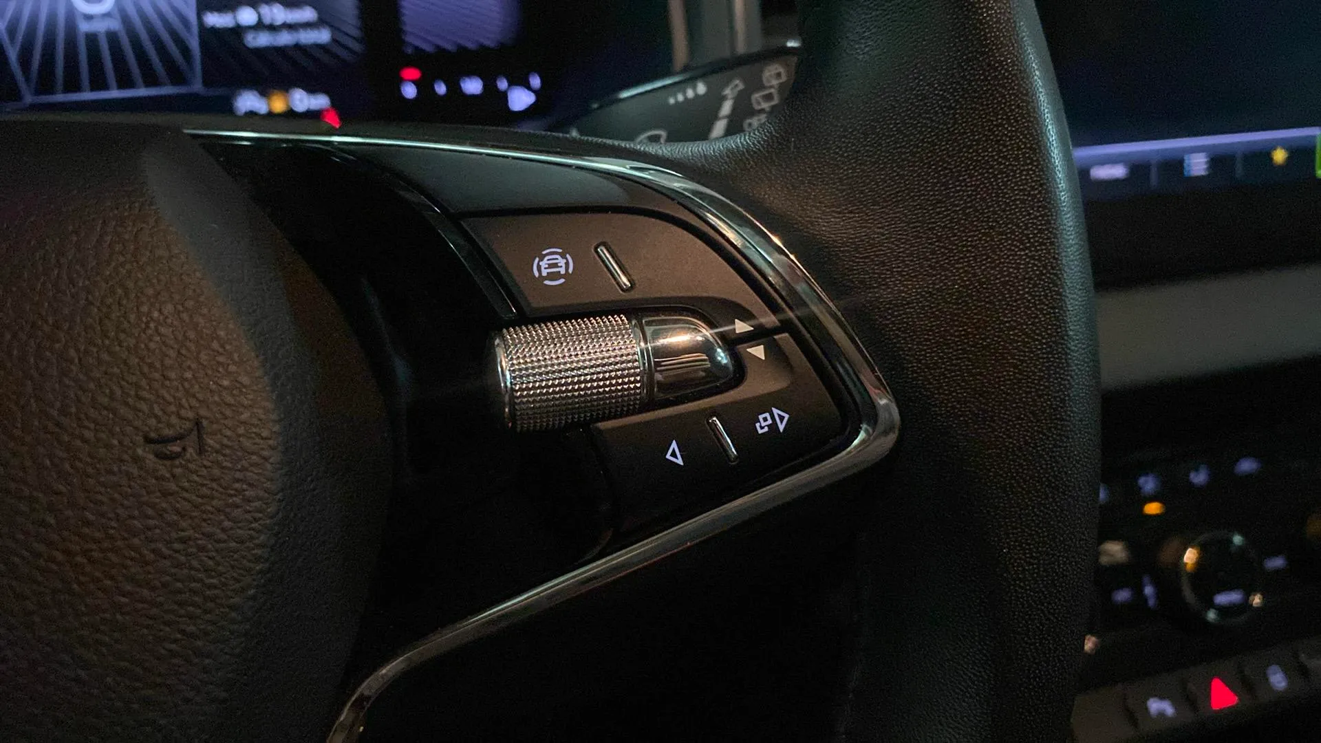 Škoda Karoq 1.5 TSI DSG ACT Selection - foto 15
