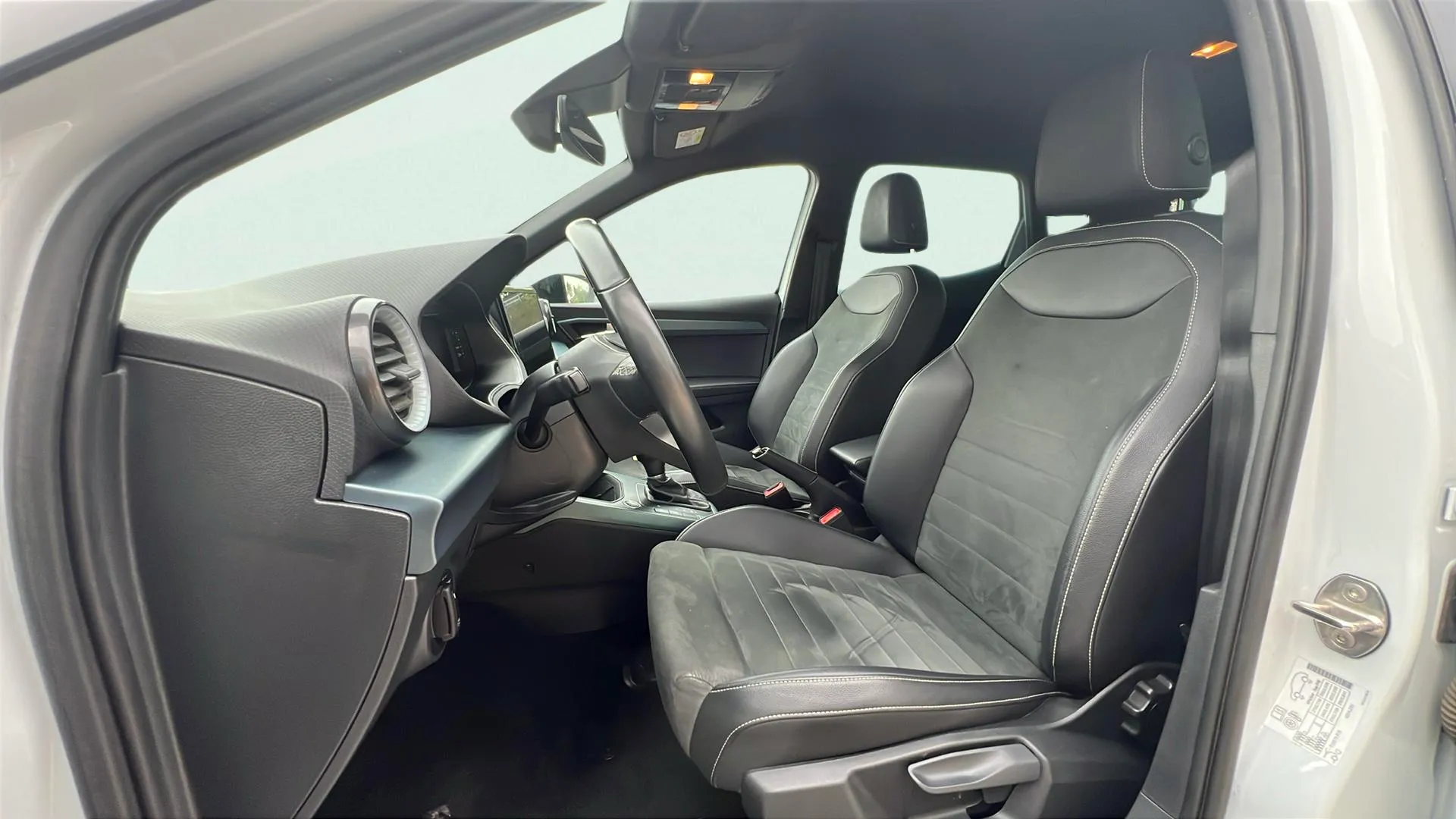 SEAT Arona 1.0 TSI DSG FR XL - foto 10