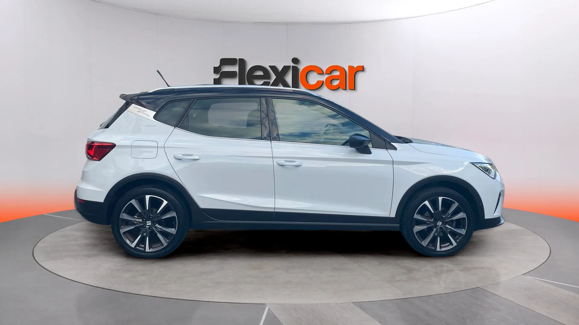 SEAT Arona 1.5 TSI DSG FR XL - foto 8