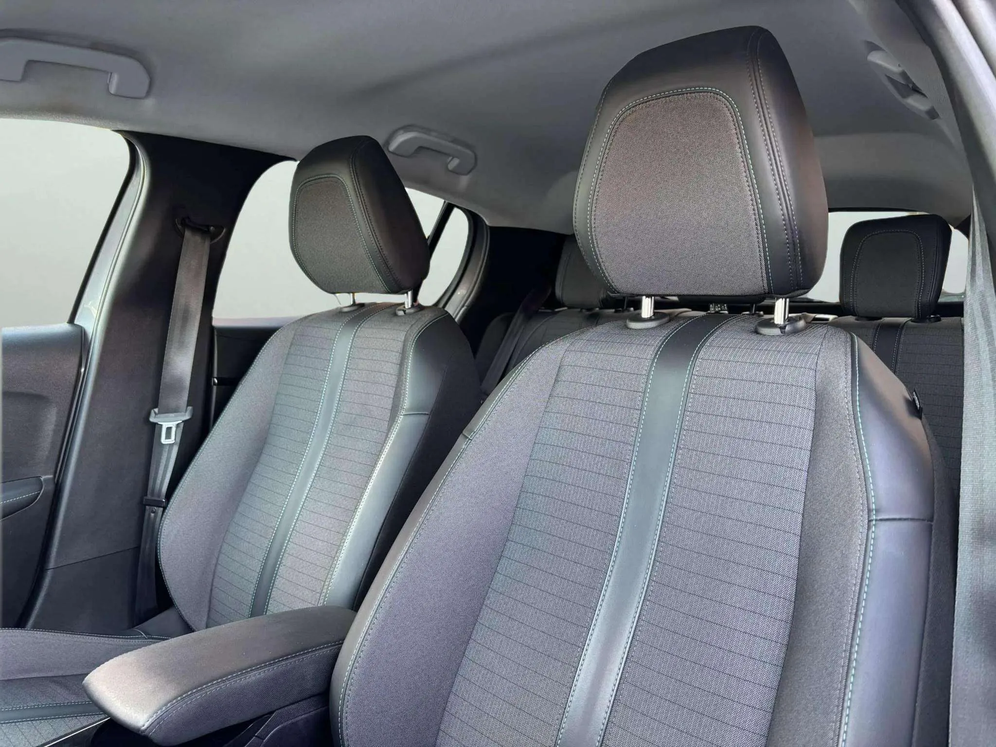 Peugeot 208 PureTech EAT8 Allure Pack - foto 9