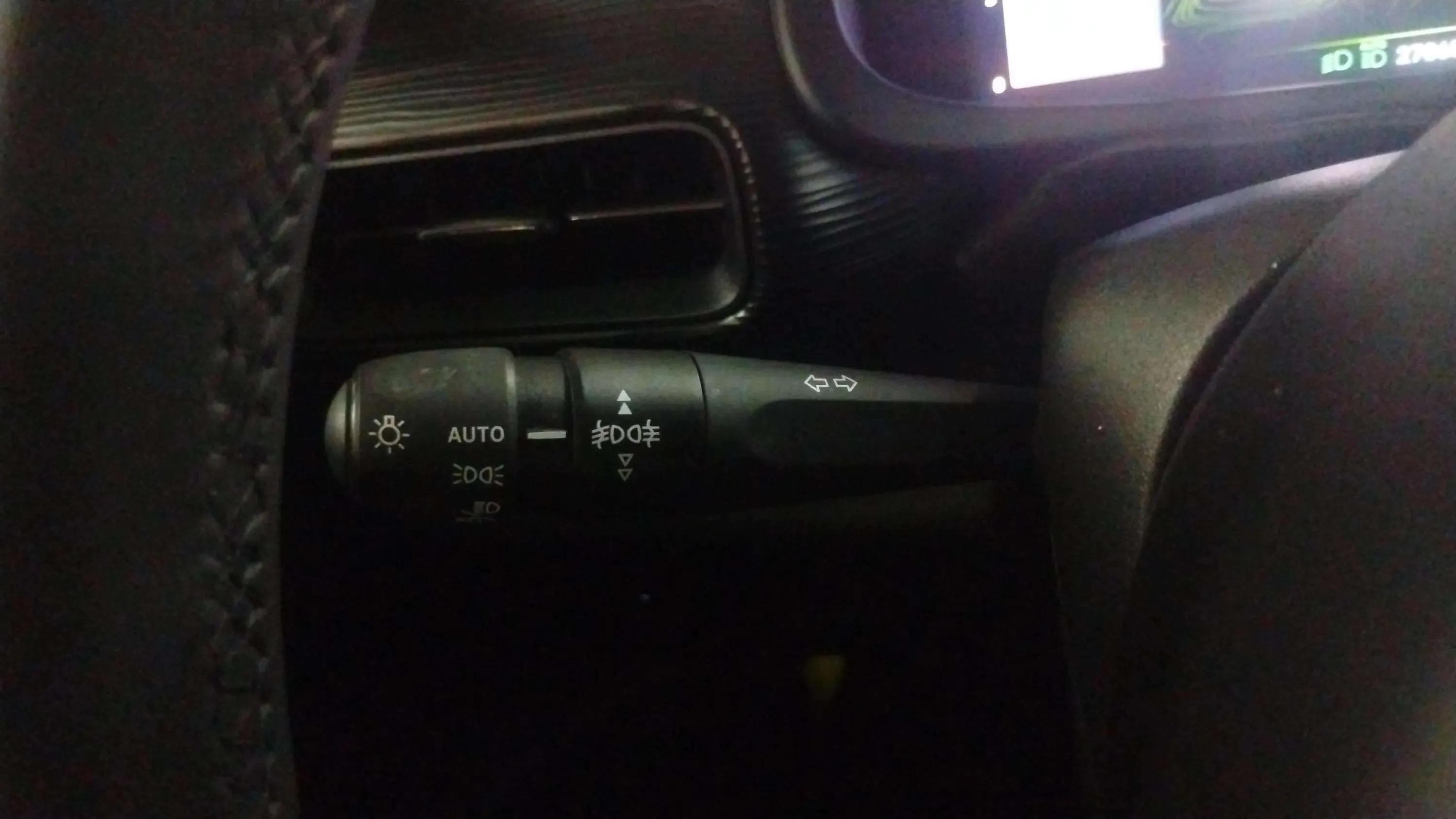 Jeep Avenger 1.2 G Altitude - foto 24