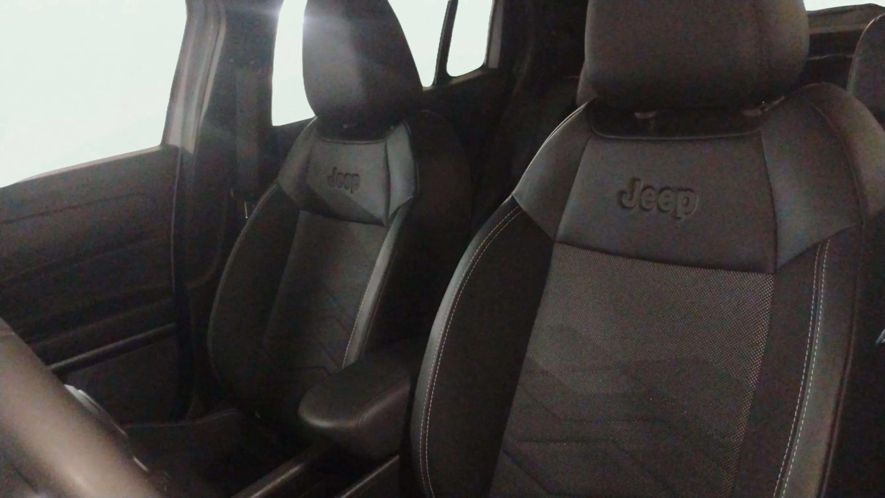 Jeep Avenger 1.2 G Altitude - foto 8