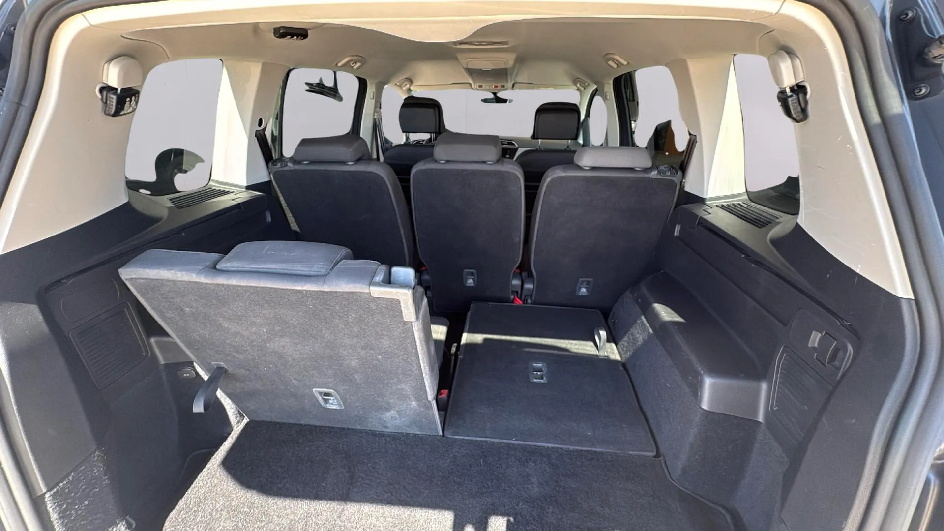 Volkswagen Touran Advance 2.0 TDI DSG - foto 20