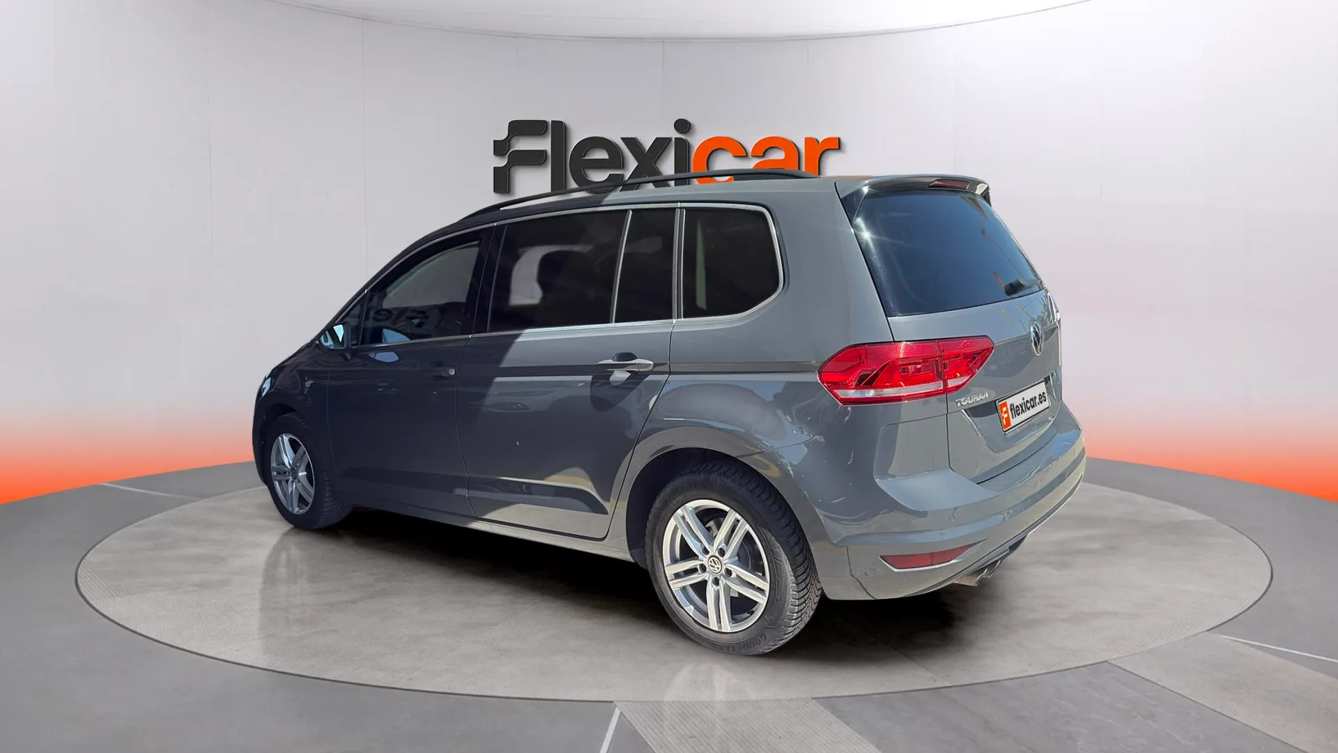 Volkswagen Touran Advance 2.0 TDI DSG - foto 5