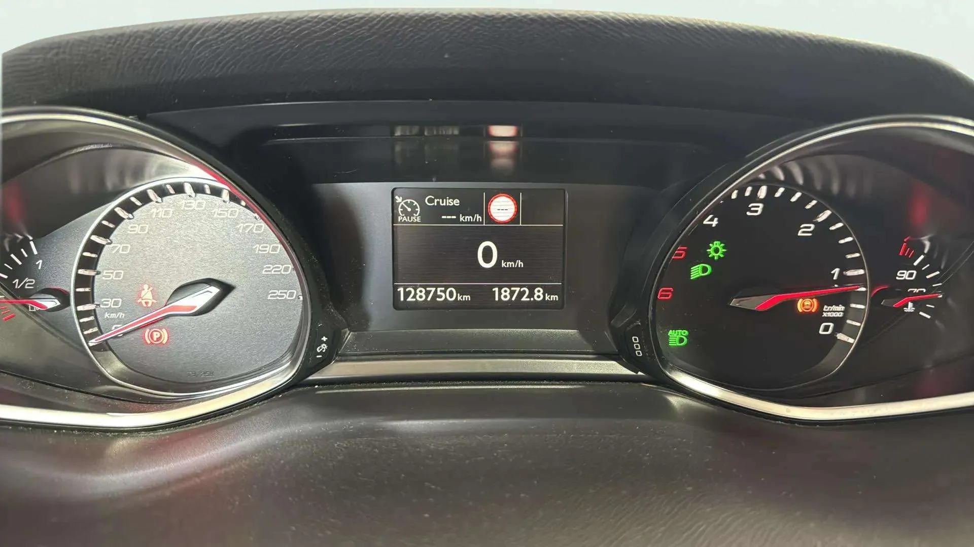 Peugeot 308 Allure 1.5 BlueHDi - foto 9