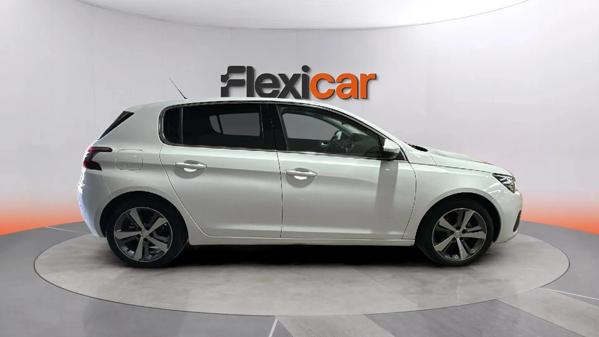 Peugeot 308 Allure 1.5 BlueHDi - foto 8