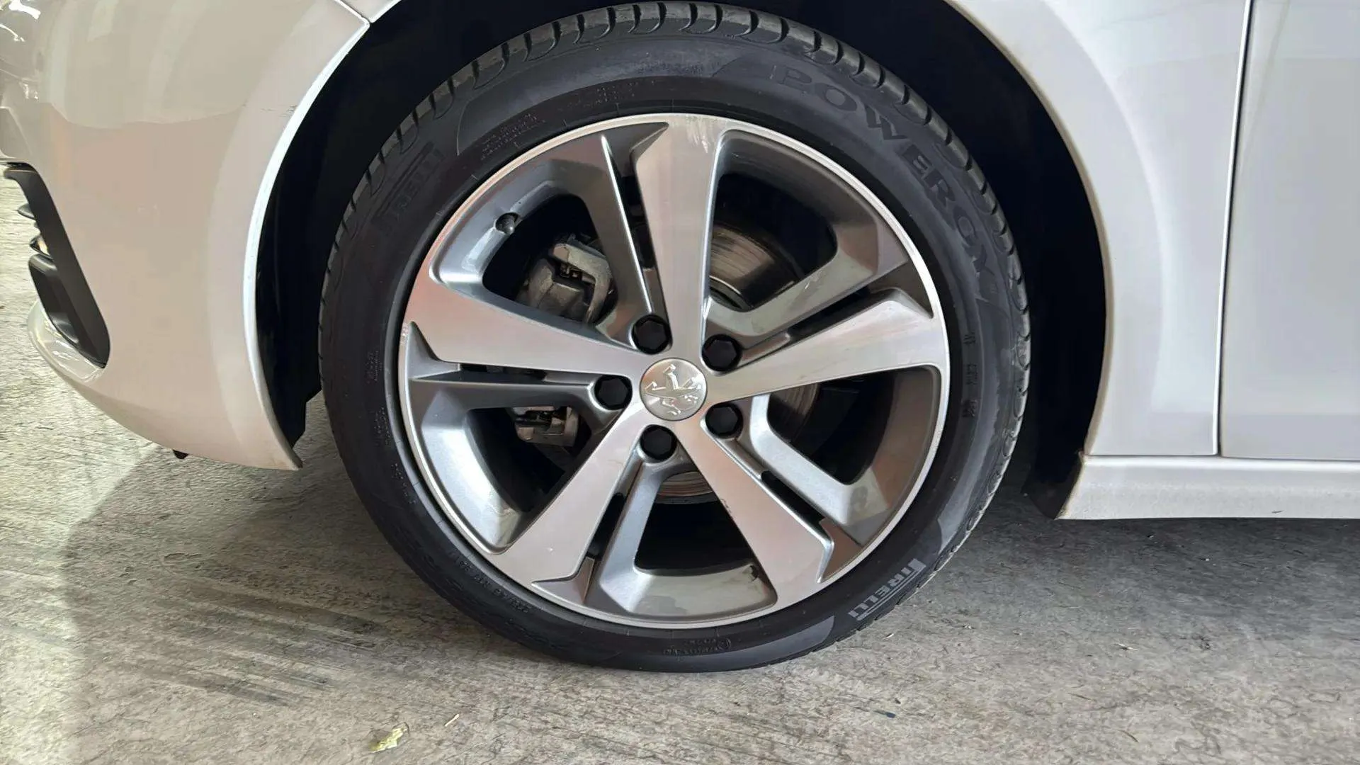 Peugeot 308 Allure 1.5 BlueHDi - foto 26