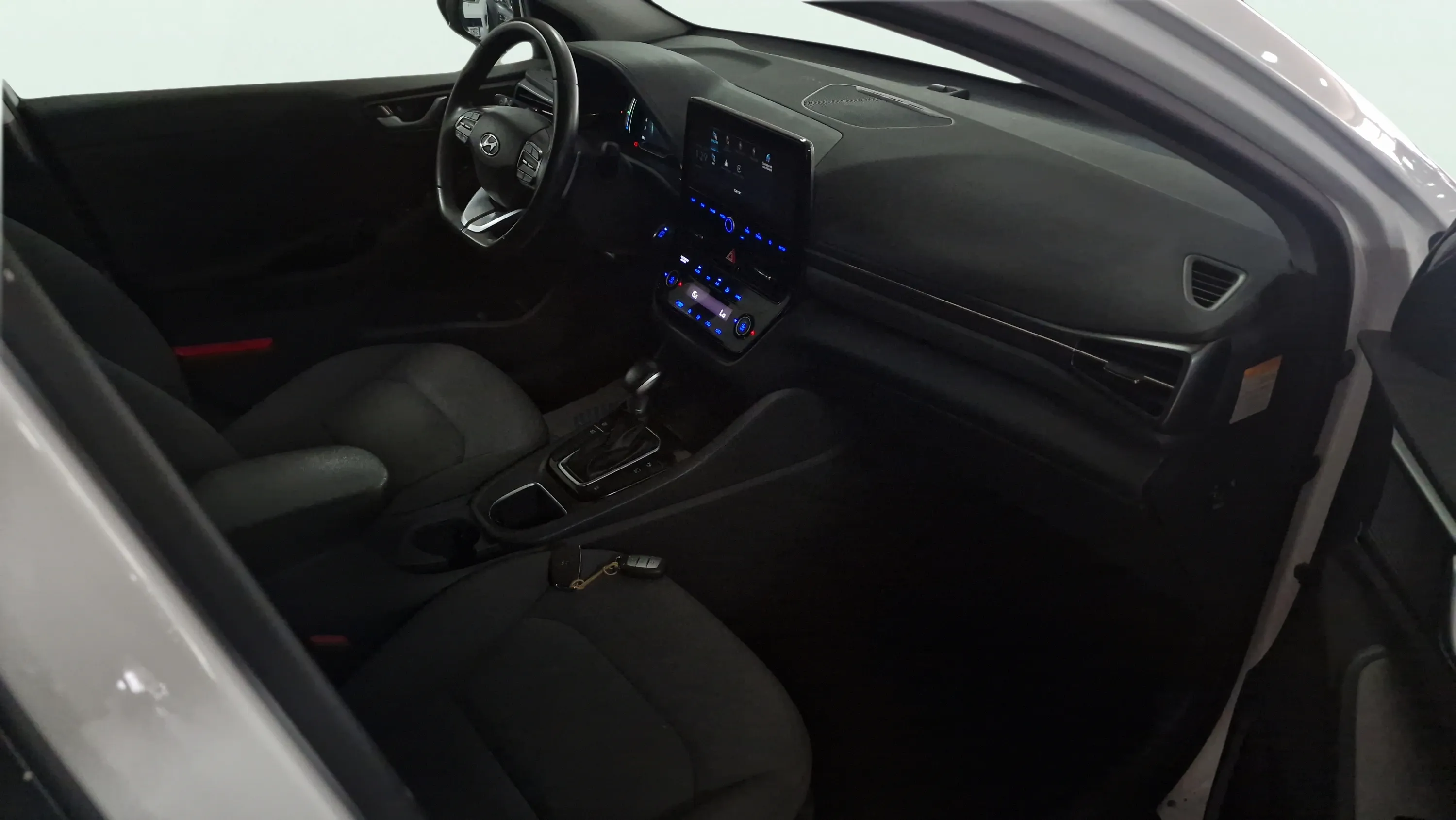 Hyundai Ioniq 1.6 GDI PHEV Klass DCT - foto 22