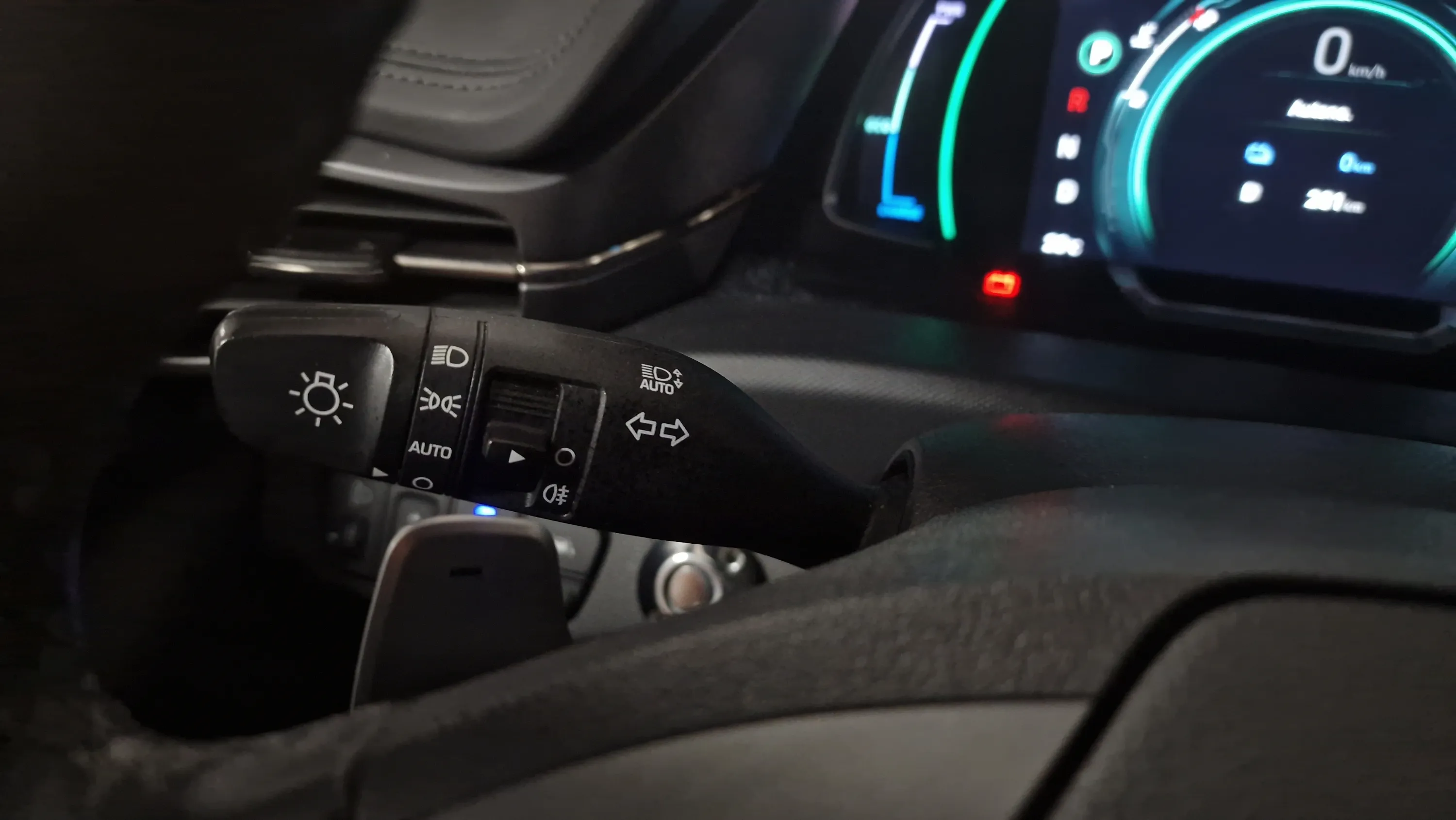 Hyundai Ioniq 1.6 GDI PHEV Klass DCT - foto 16