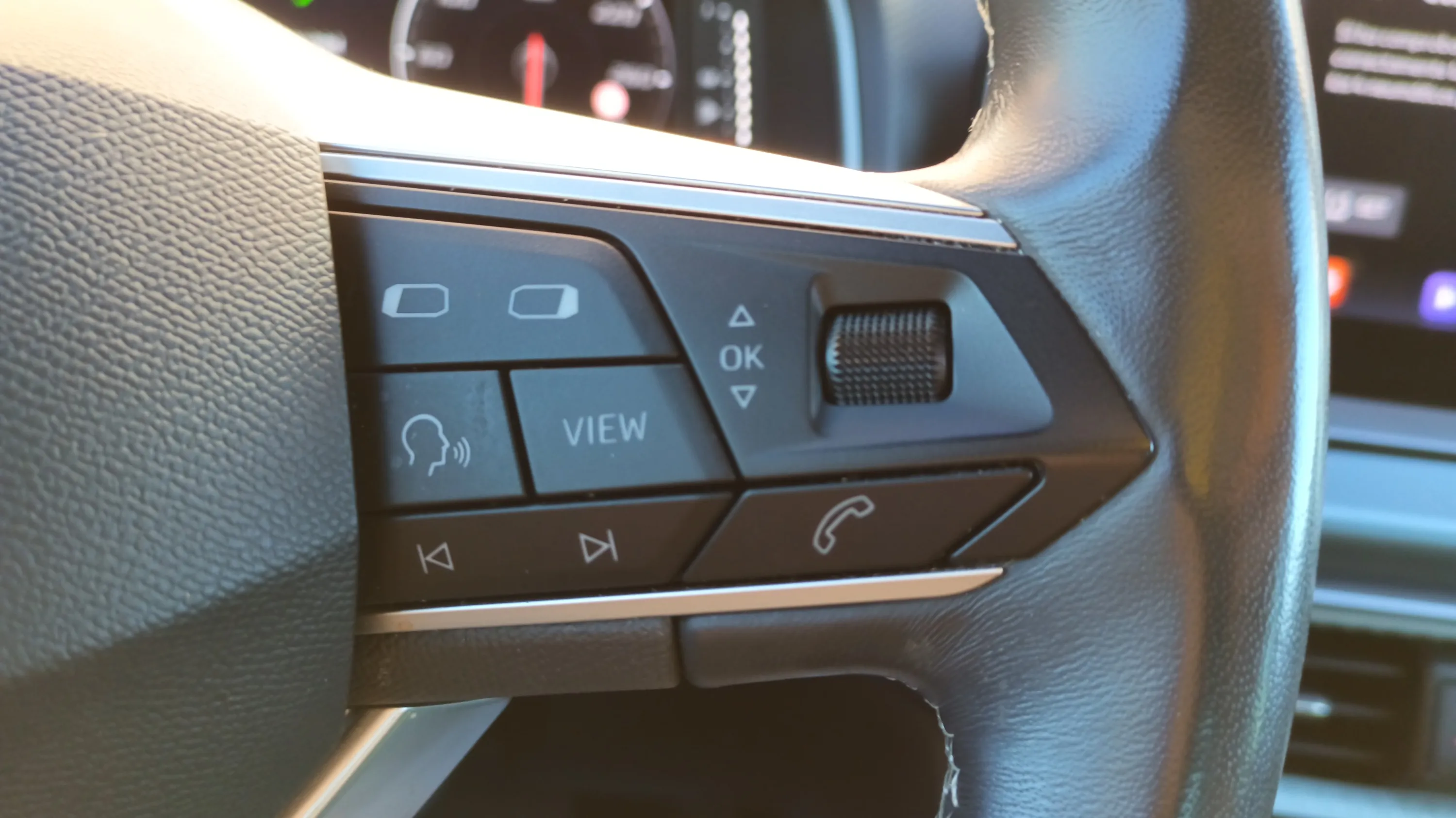 SEAT Arona 1.0 TSI DSG FR XL - foto 18