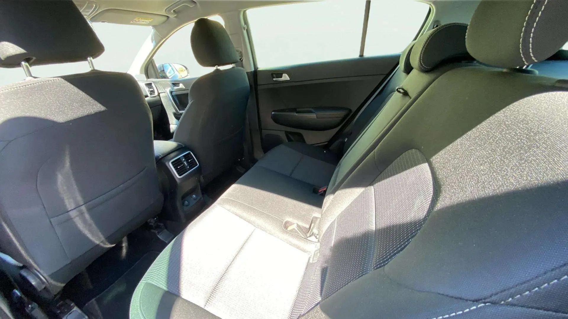 Kia Sportage 1.6 CRDi Business DCT 4x2 - foto 14