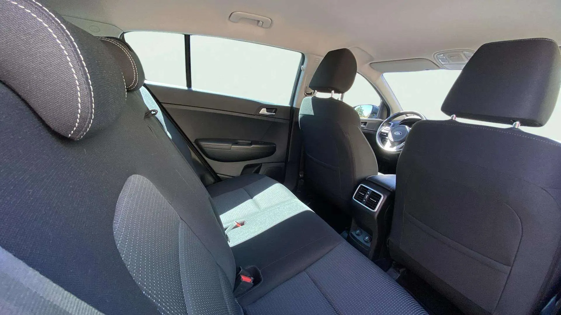 Kia Sportage 1.6 CRDi Business DCT 4x2 - foto 16