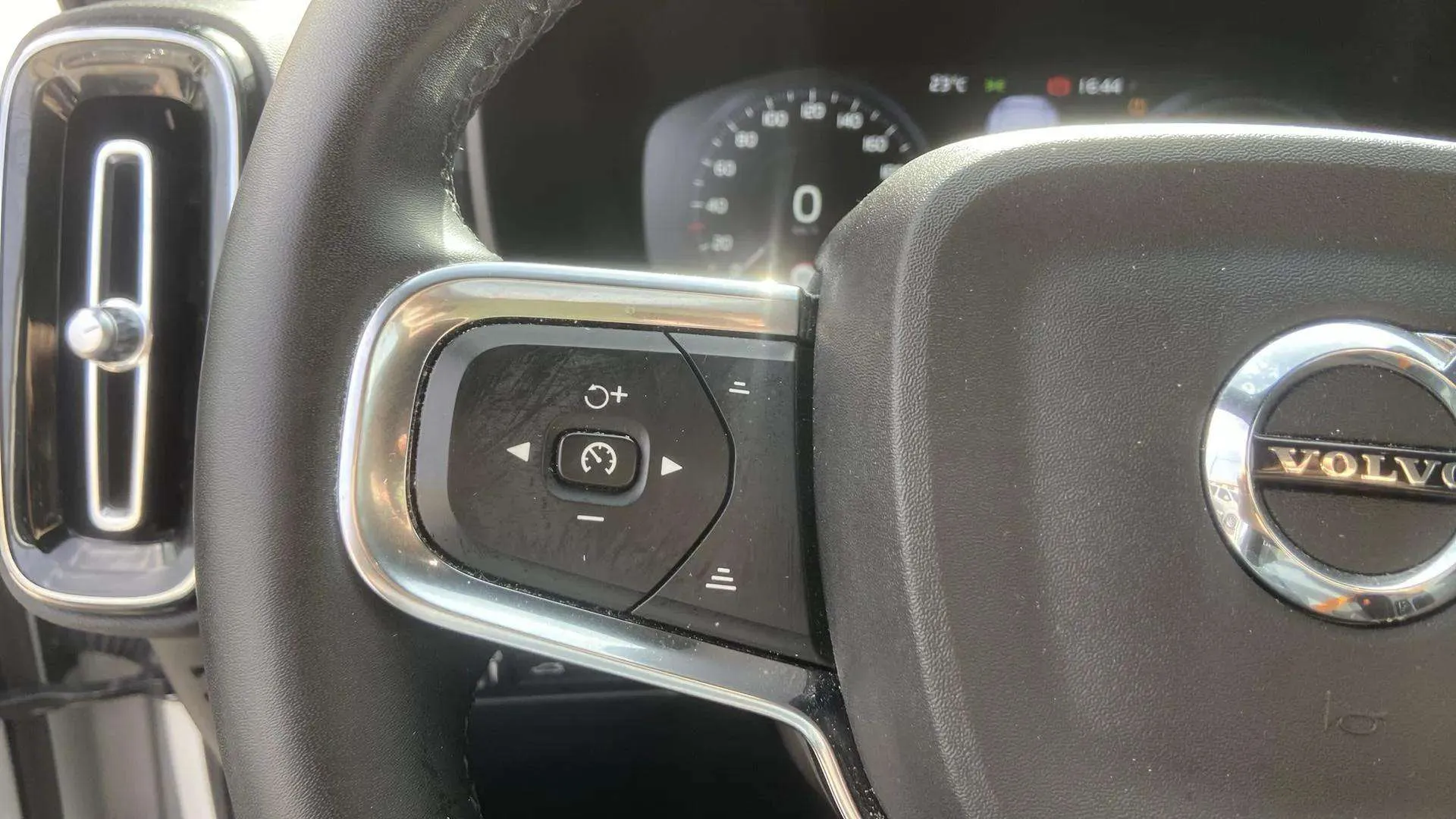 Volvo XC40 1.5 T5 Recharge PHEV Bright - foto 14
