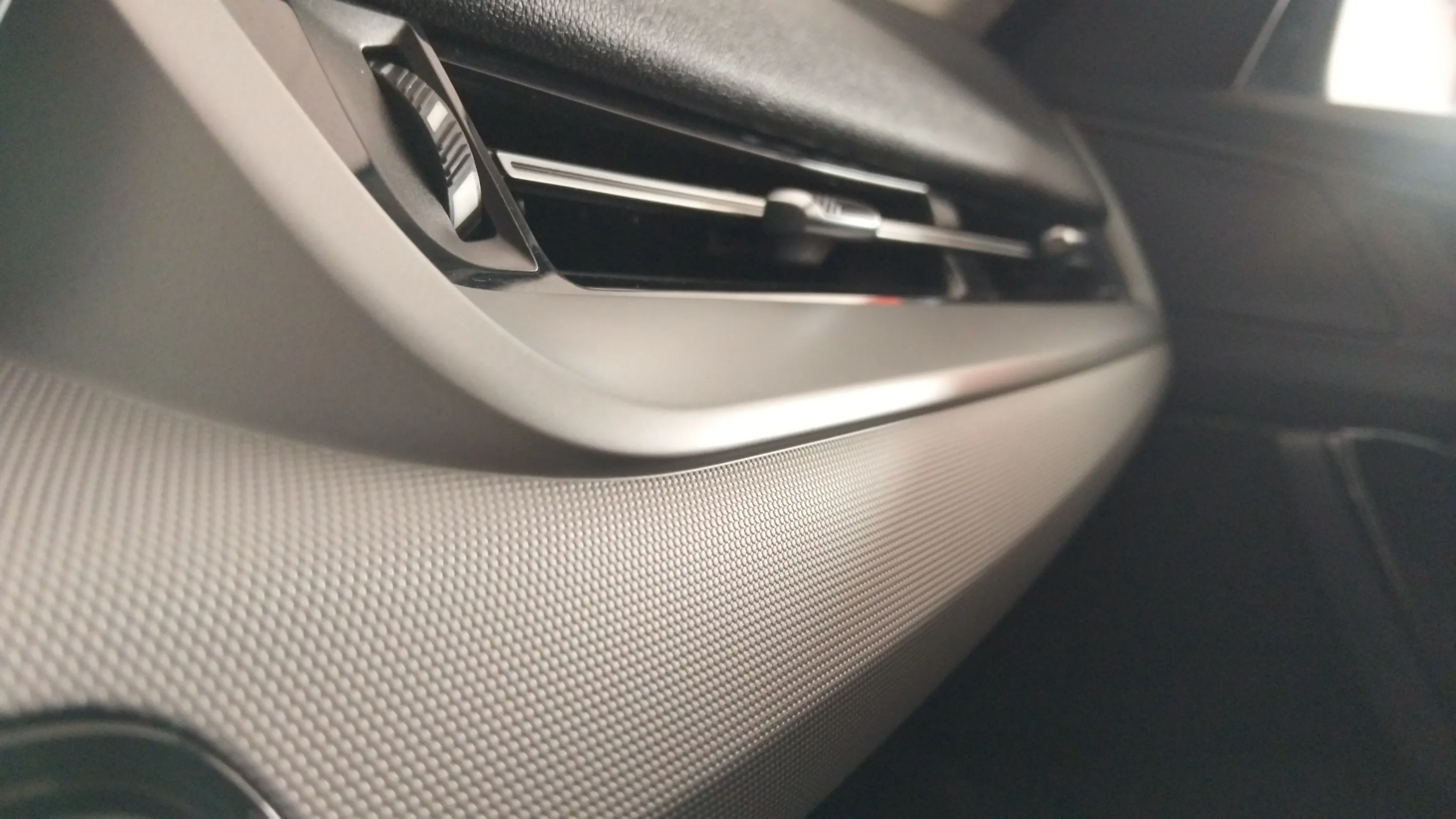 BMW X1 sDrive18d - foto 31
