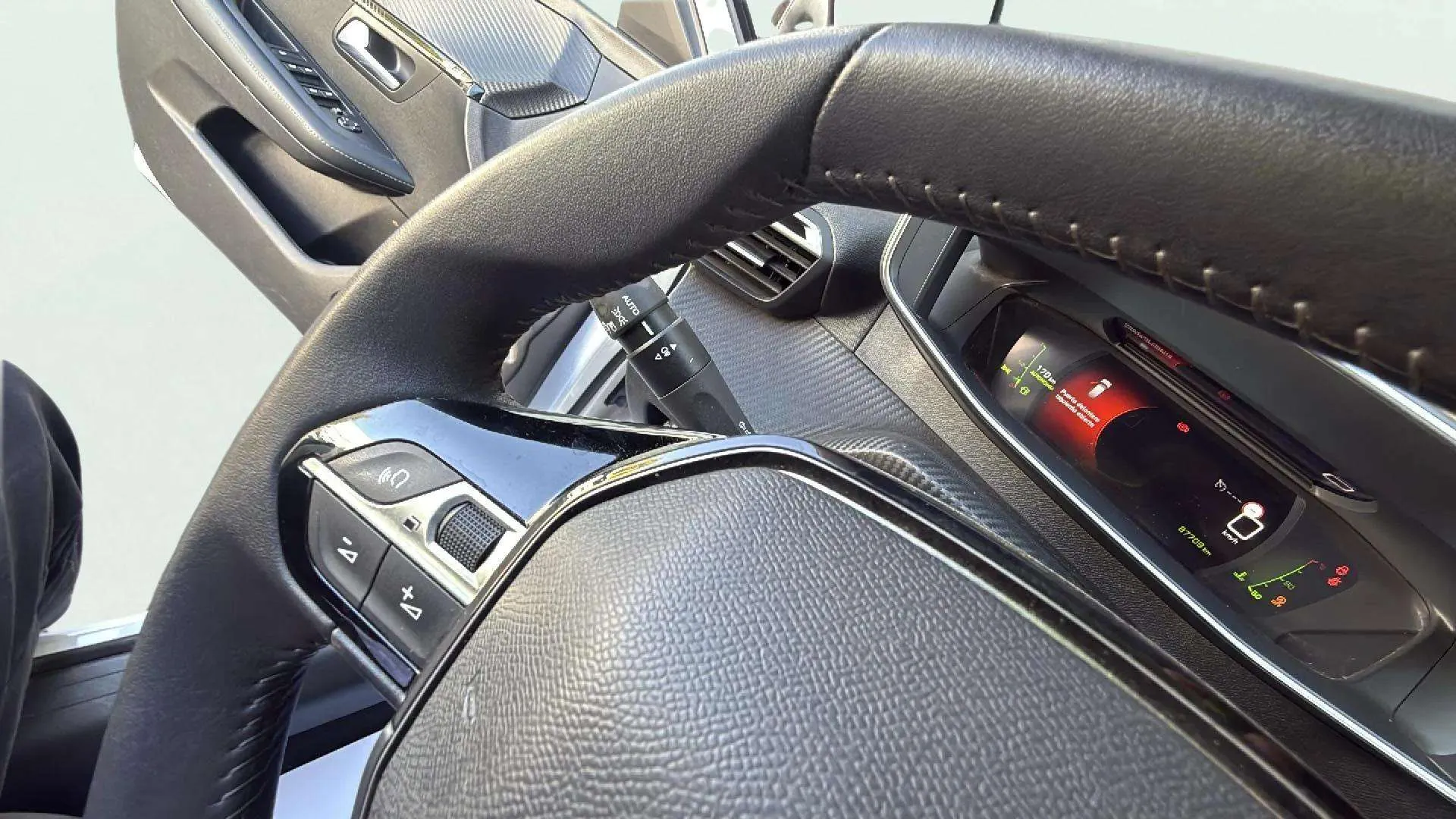 Peugeot 208 BlueHDi Allure Pack - foto 13