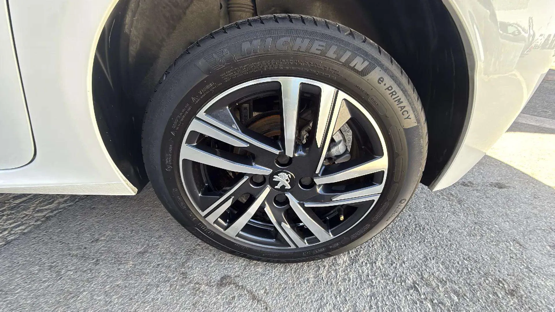 Peugeot 208 BlueHDi Allure Pack - foto 10