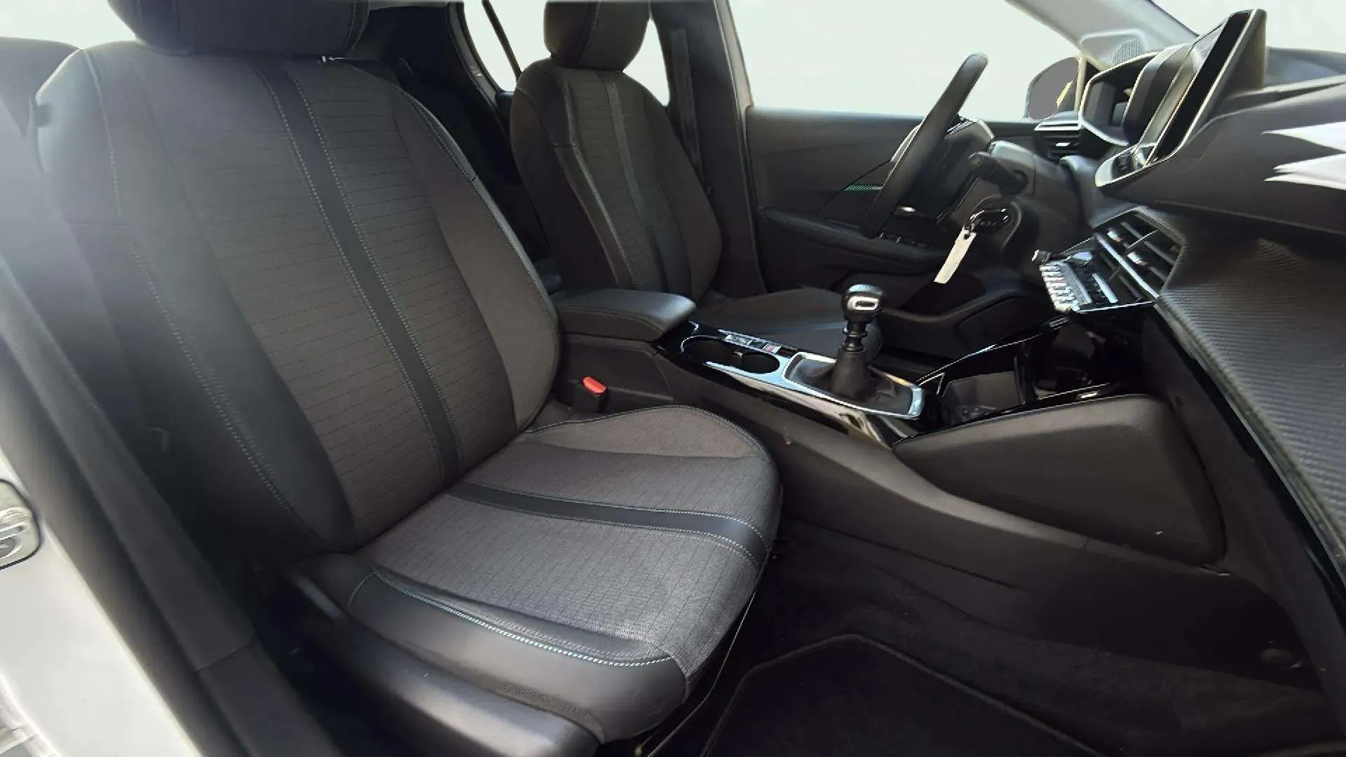 Peugeot 208 BlueHDi Allure Pack - foto 21