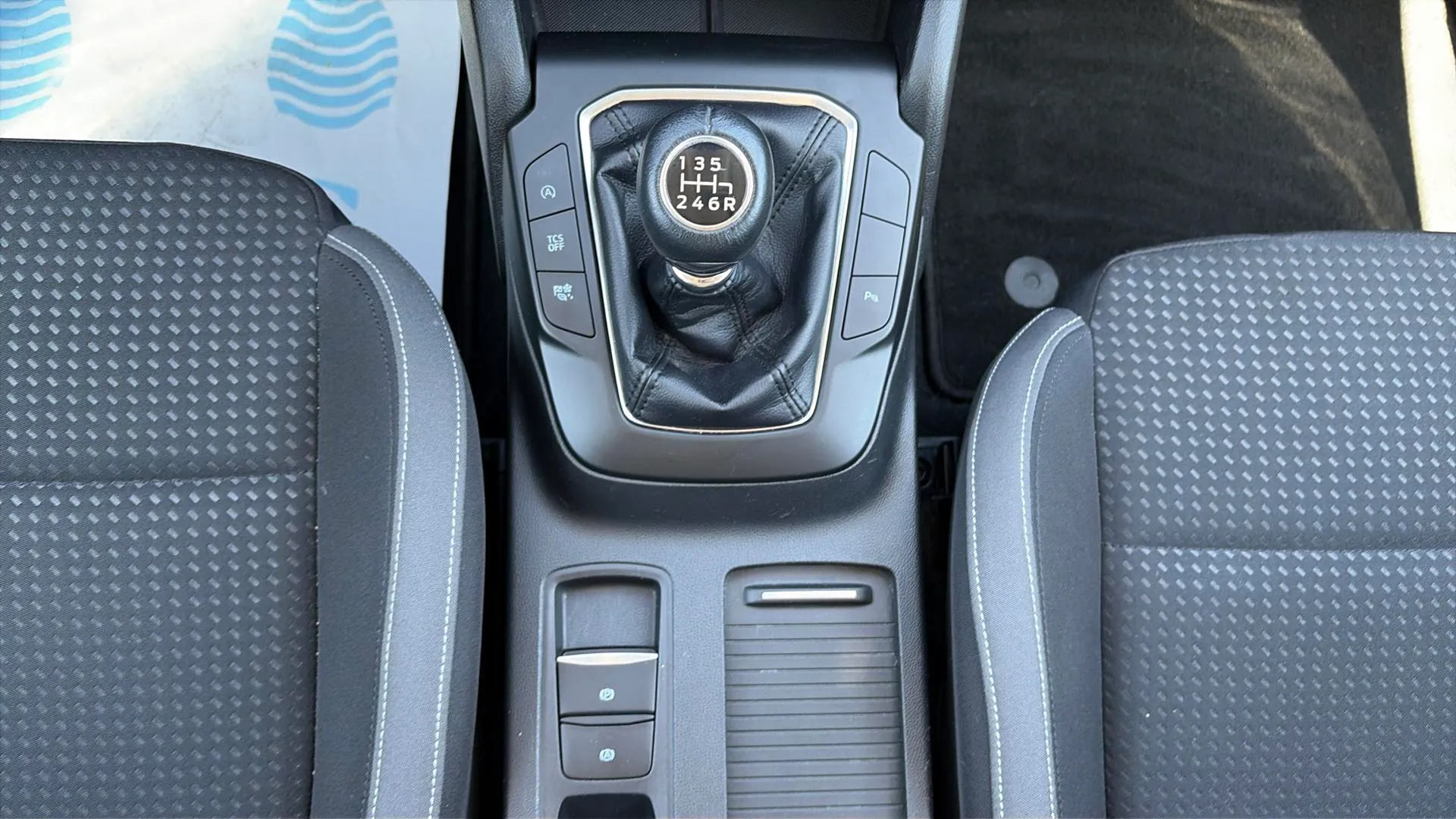 Ford Focus 1.0 EcoBoost Trend - foto 21